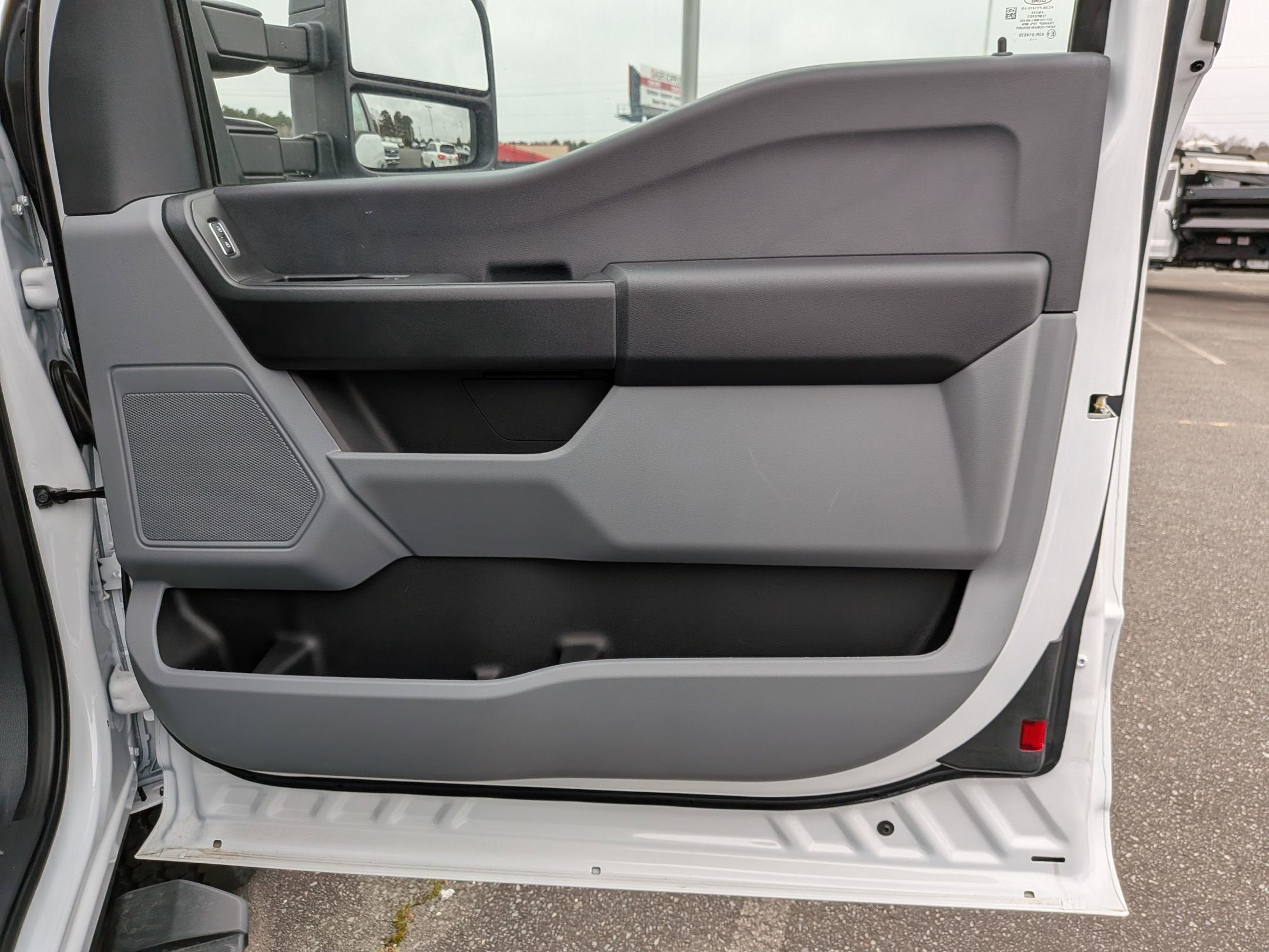 2025 Ford Super Duty F-350 SRW Reading Body XL