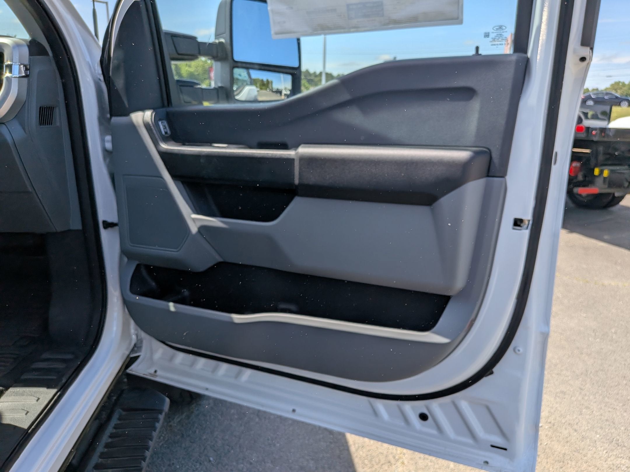 2025 Ford Super Duty F-550 DRW XL