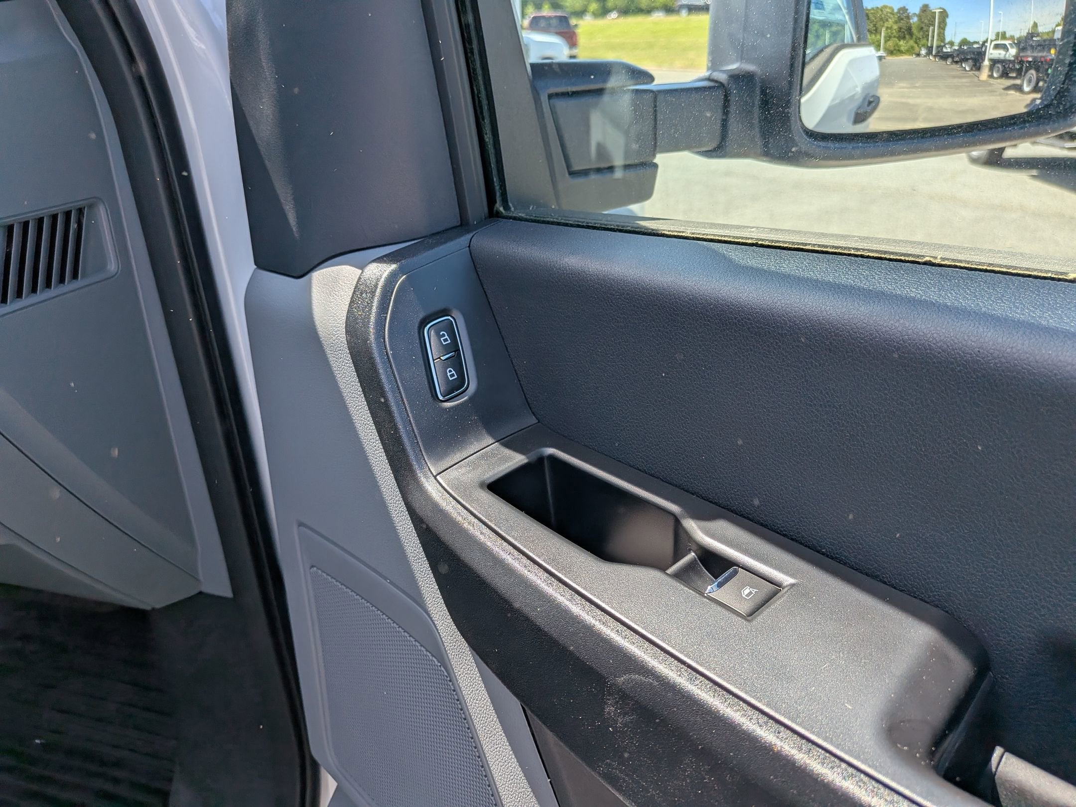 2025 Ford Super Duty F-550 DRW XL