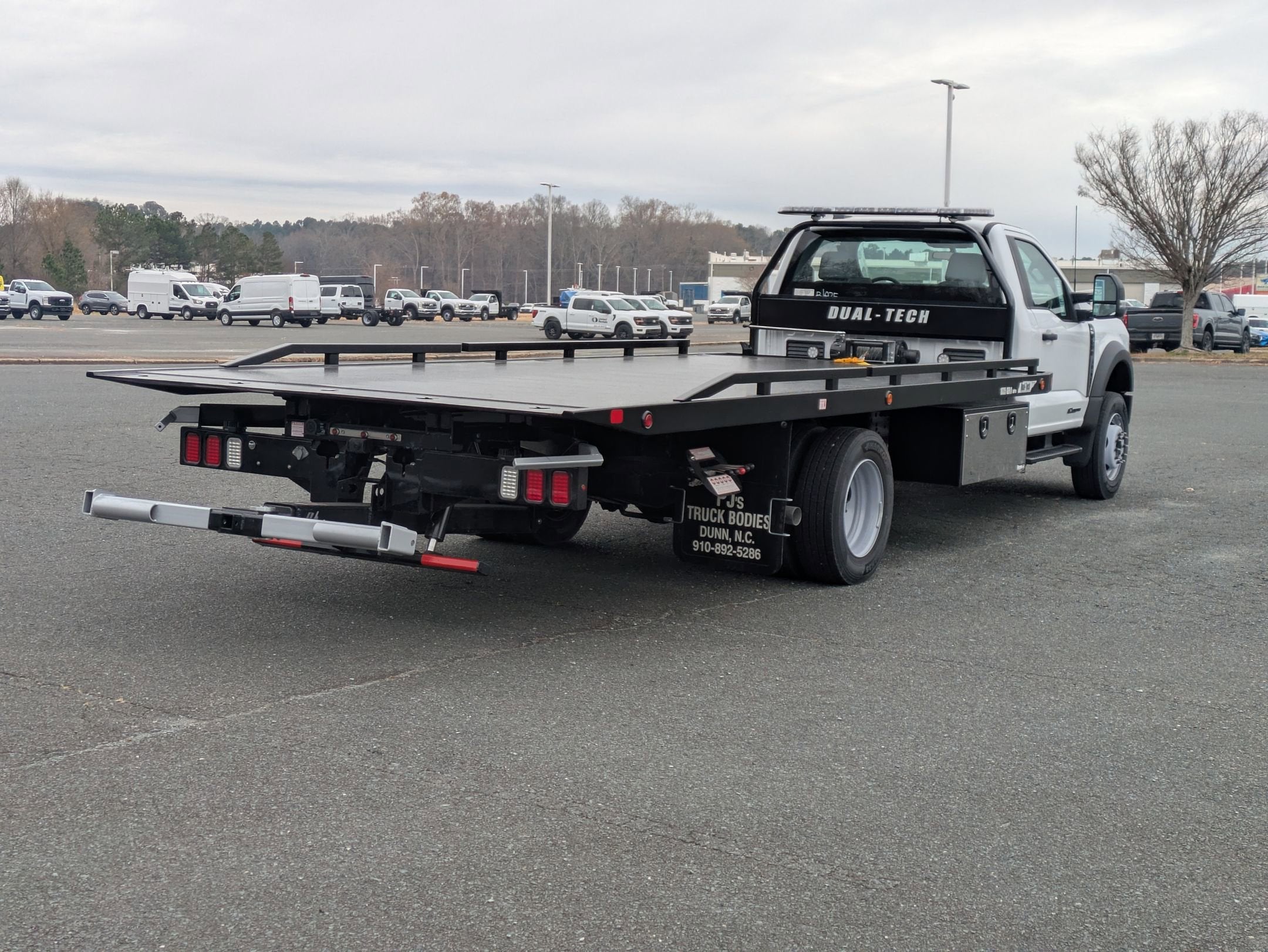 2025 Ford Super Duty F-600 DRW XL