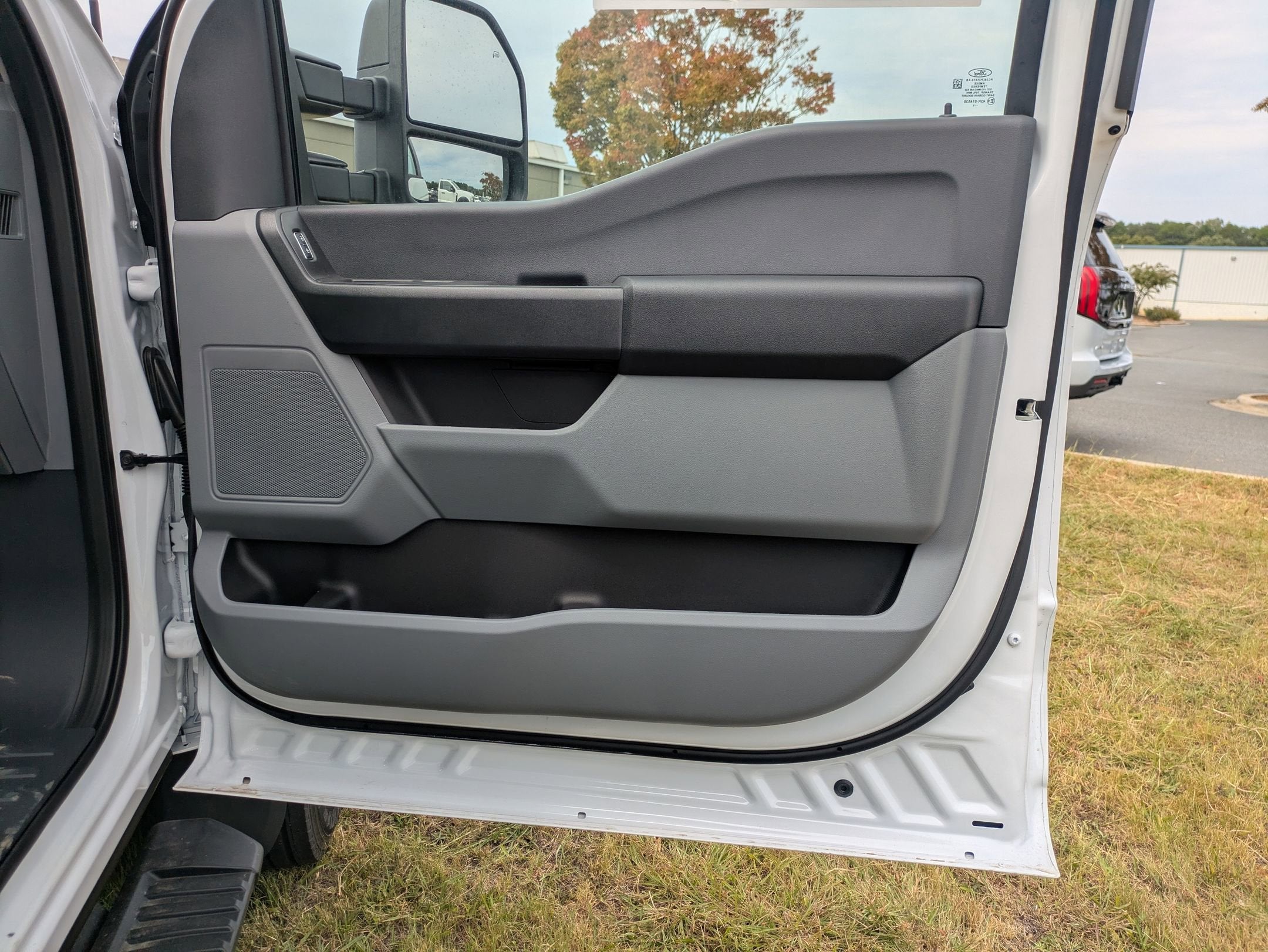 2025 Ford Super Duty F-600 DRW XL