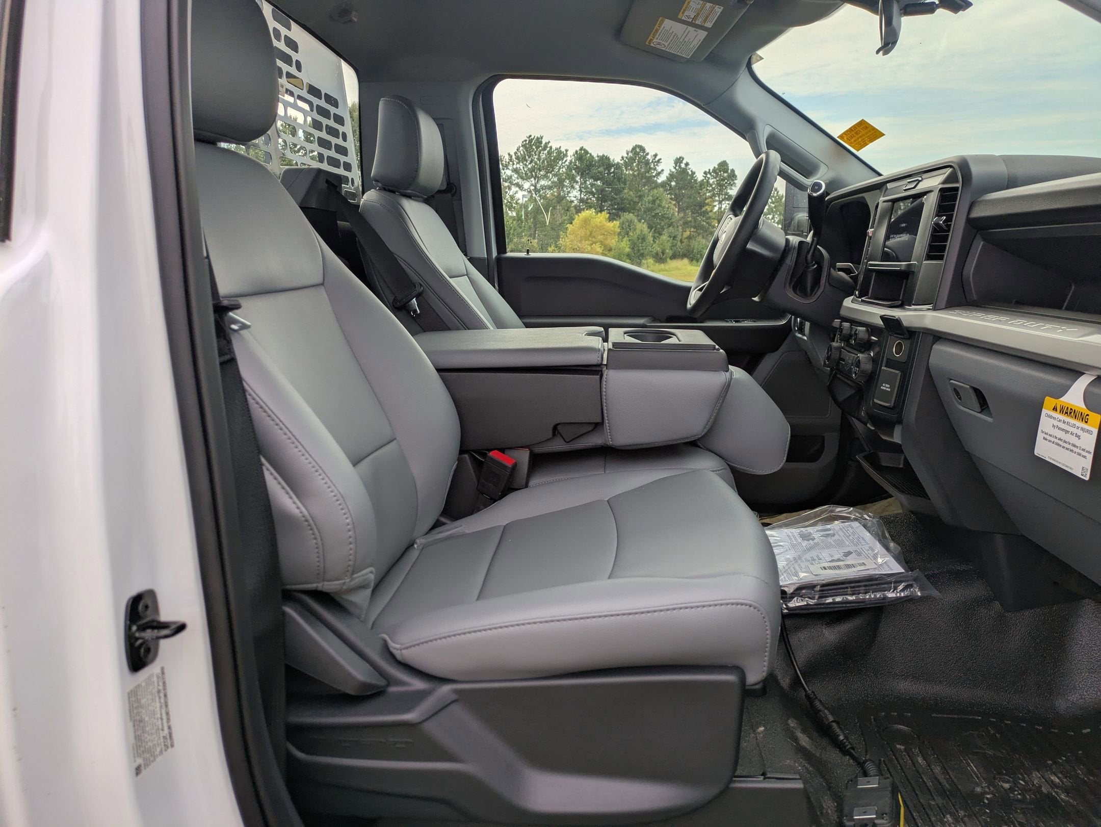 2025 Ford Super Duty F-600 DRW XL