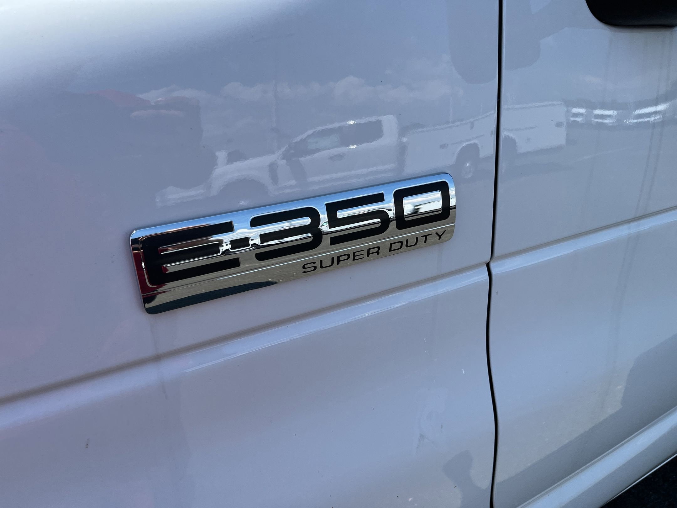 2025 Ford E-Series Cutaway Base 12ft Box