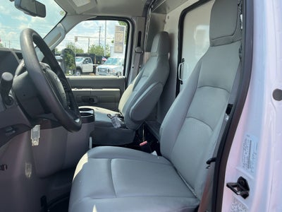2025 Ford E-Series Cutaway Base 12ft Box
