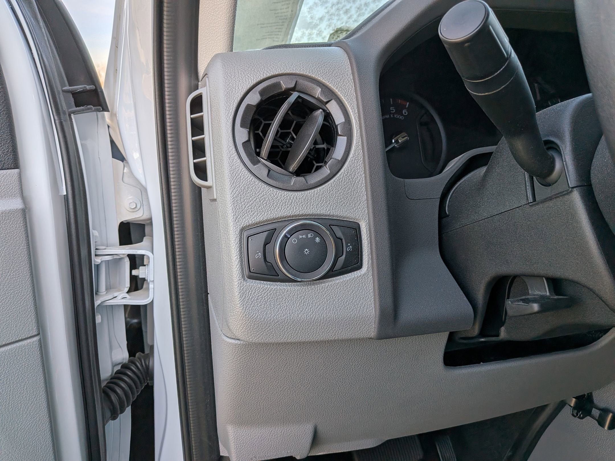 2026 Ford E-Series Cutaway Base