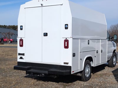 2026 Ford E-Series Cutaway Base