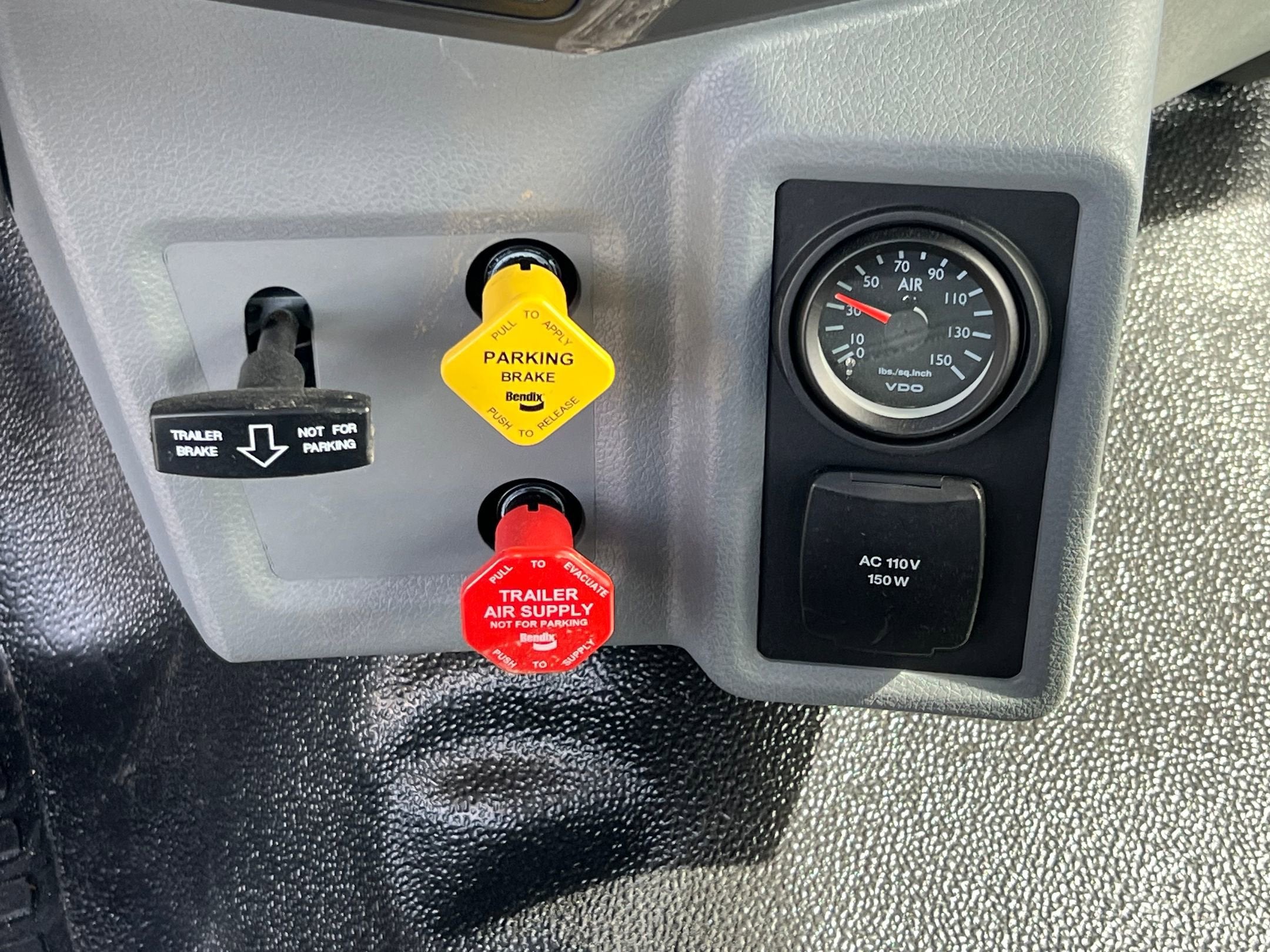 2027 Ford F-750SD Base