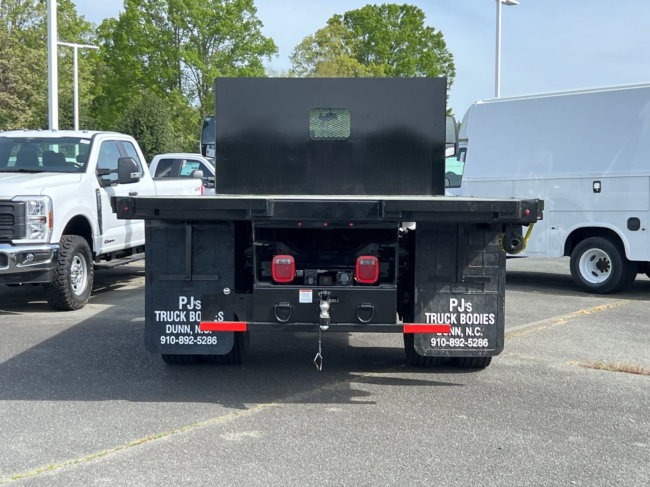 2027 Ford F-750SD Base