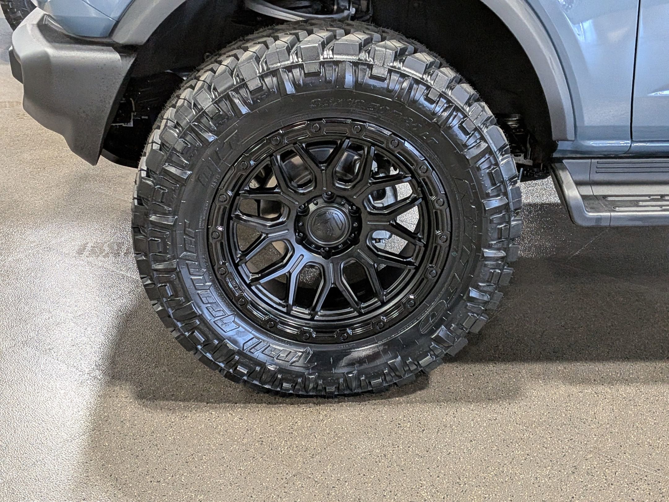 2025 Ford Bronco Outer Bank Custom Wheels / Lift