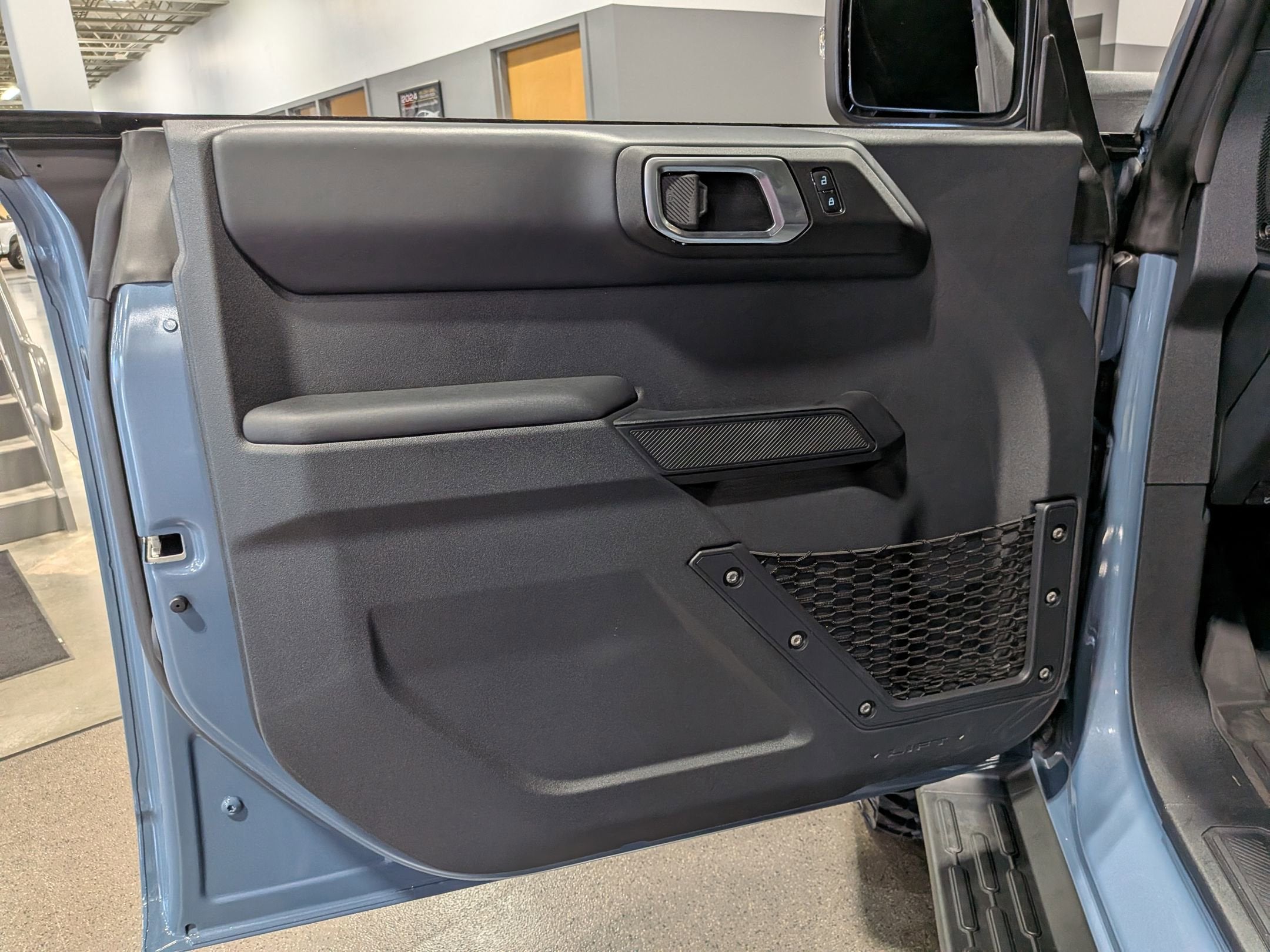 2025 Ford Bronco Outer Bank Custom Wheels / Lift