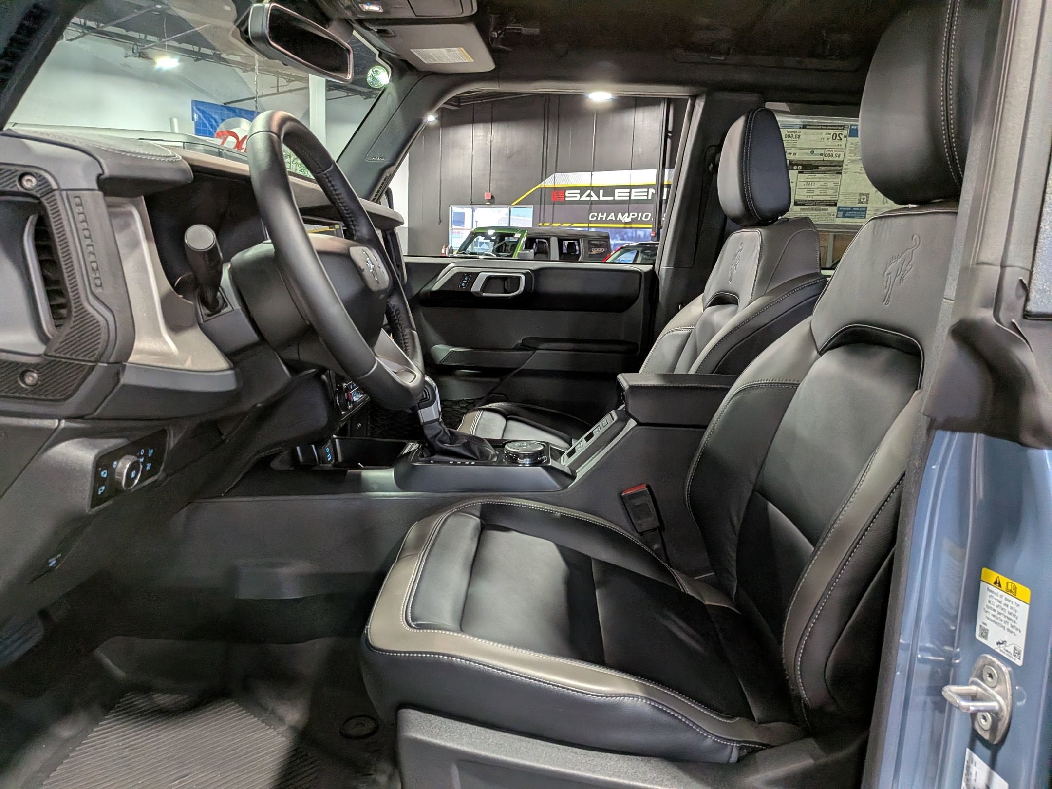 2025 Ford Bronco Outer Bank Custom Wheels / Lift