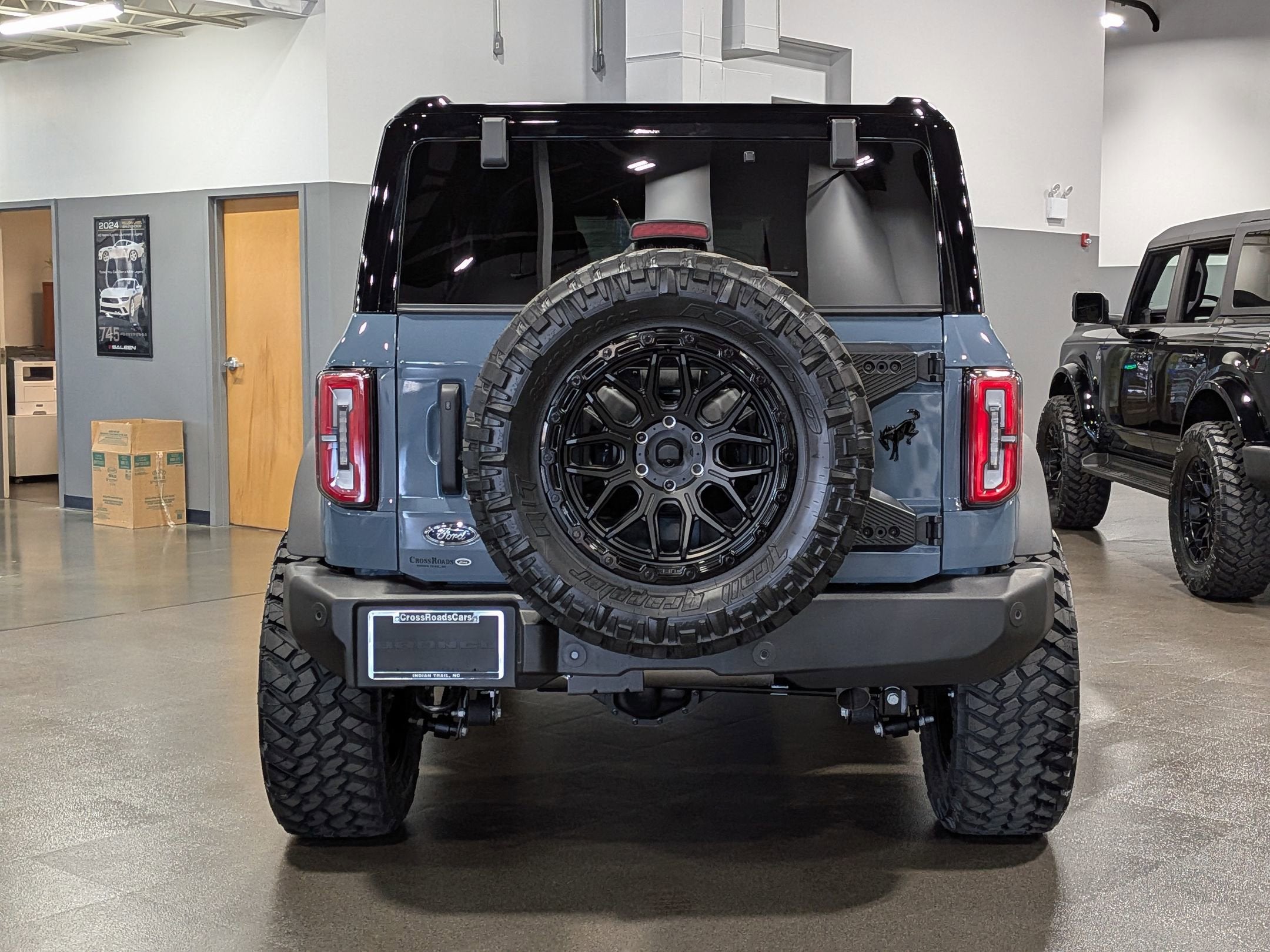 2025 Ford Bronco Outer Bank Custom Wheels / Lift