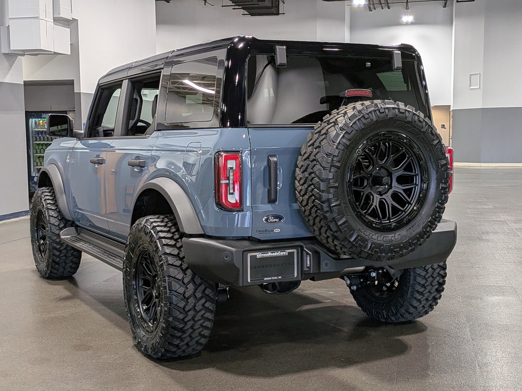 2025 Ford Bronco Outer Bank Custom Wheels / Lift