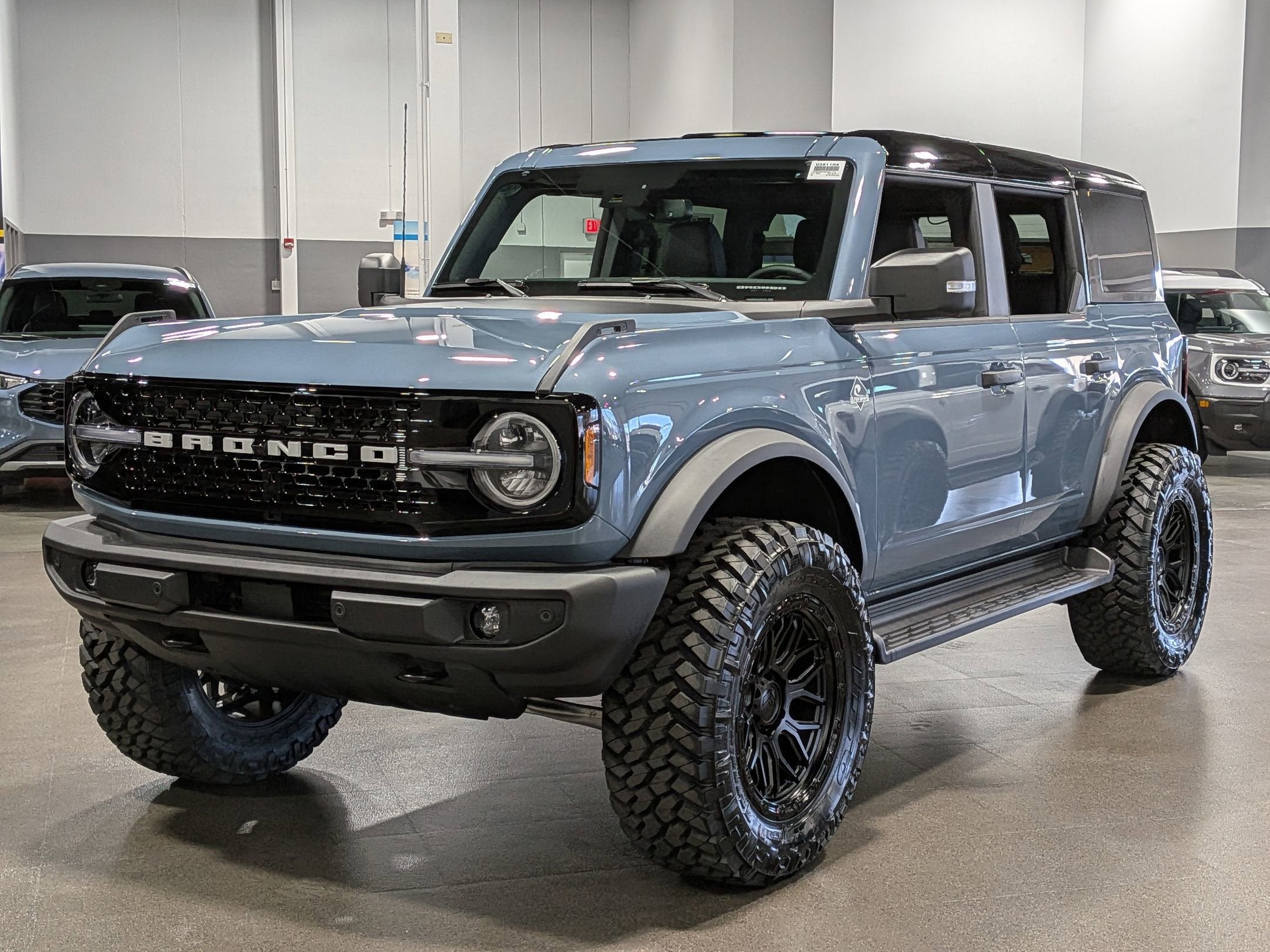 2025 Ford Bronco Outer Bank Custom Wheels / Lift