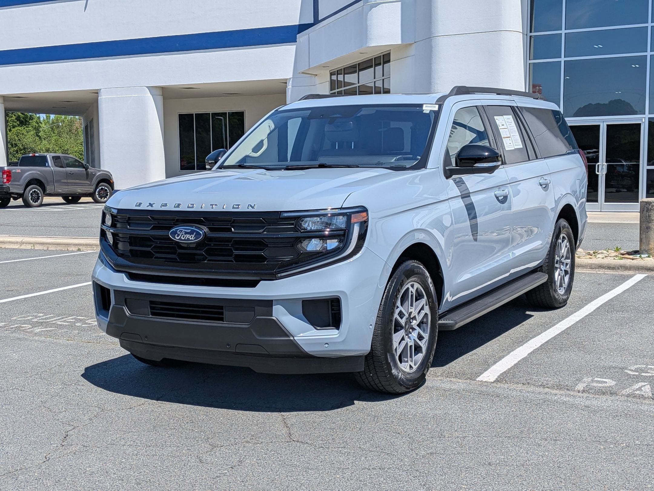 2025 Ford Expedition Max Active