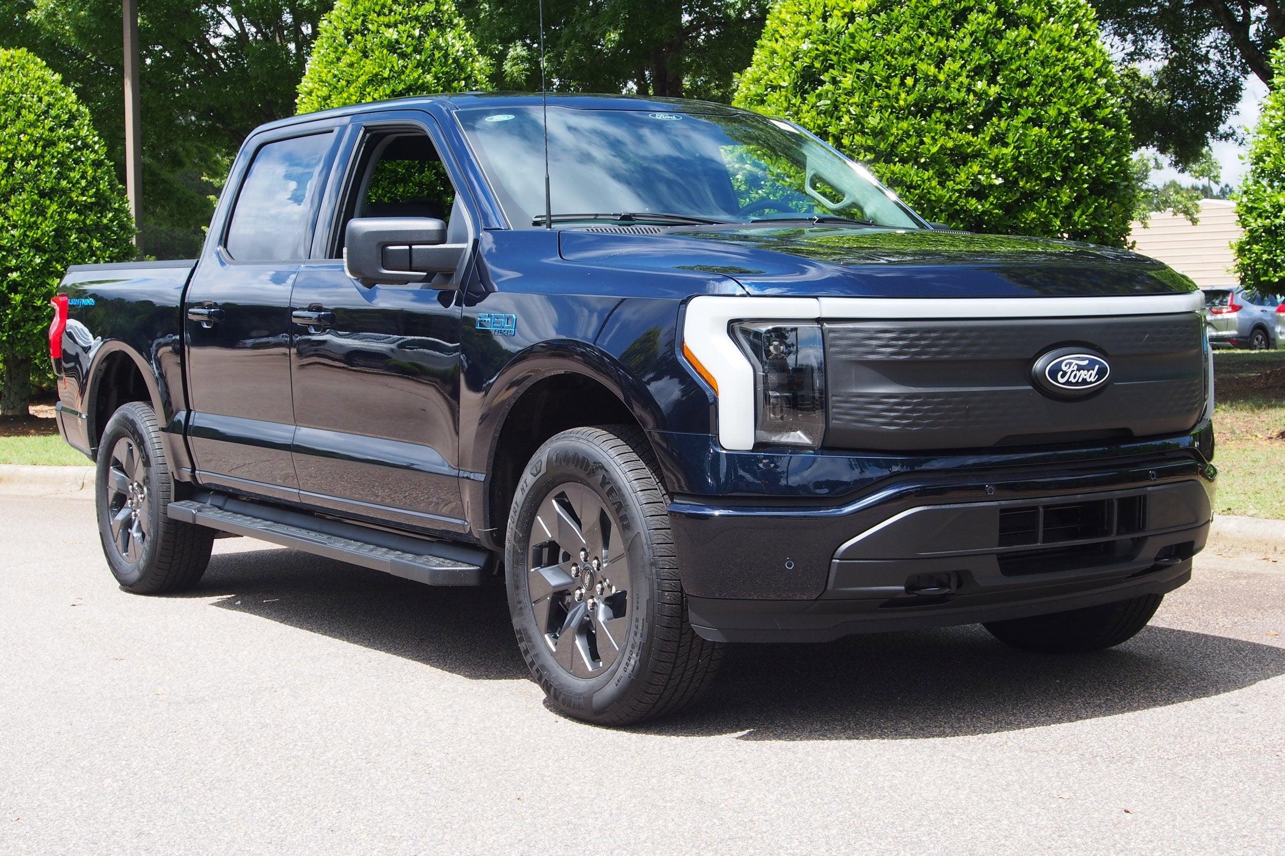2025 Ford F-150 Lightning Flash