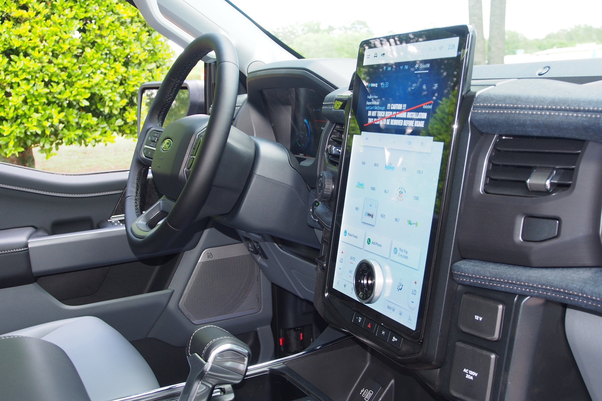 2025 Ford F-150 Lightning Flash