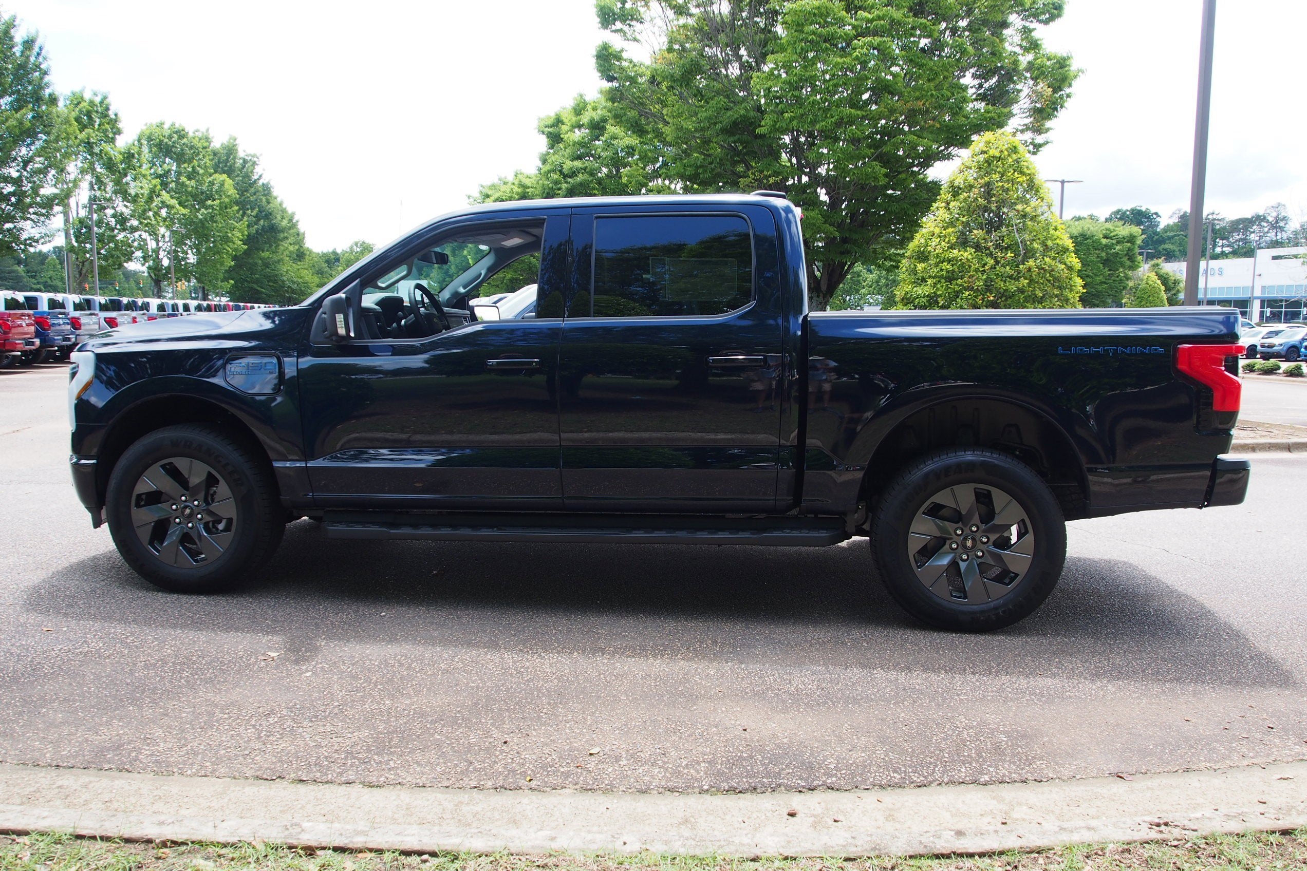 2025 Ford F-150 Lightning Flash