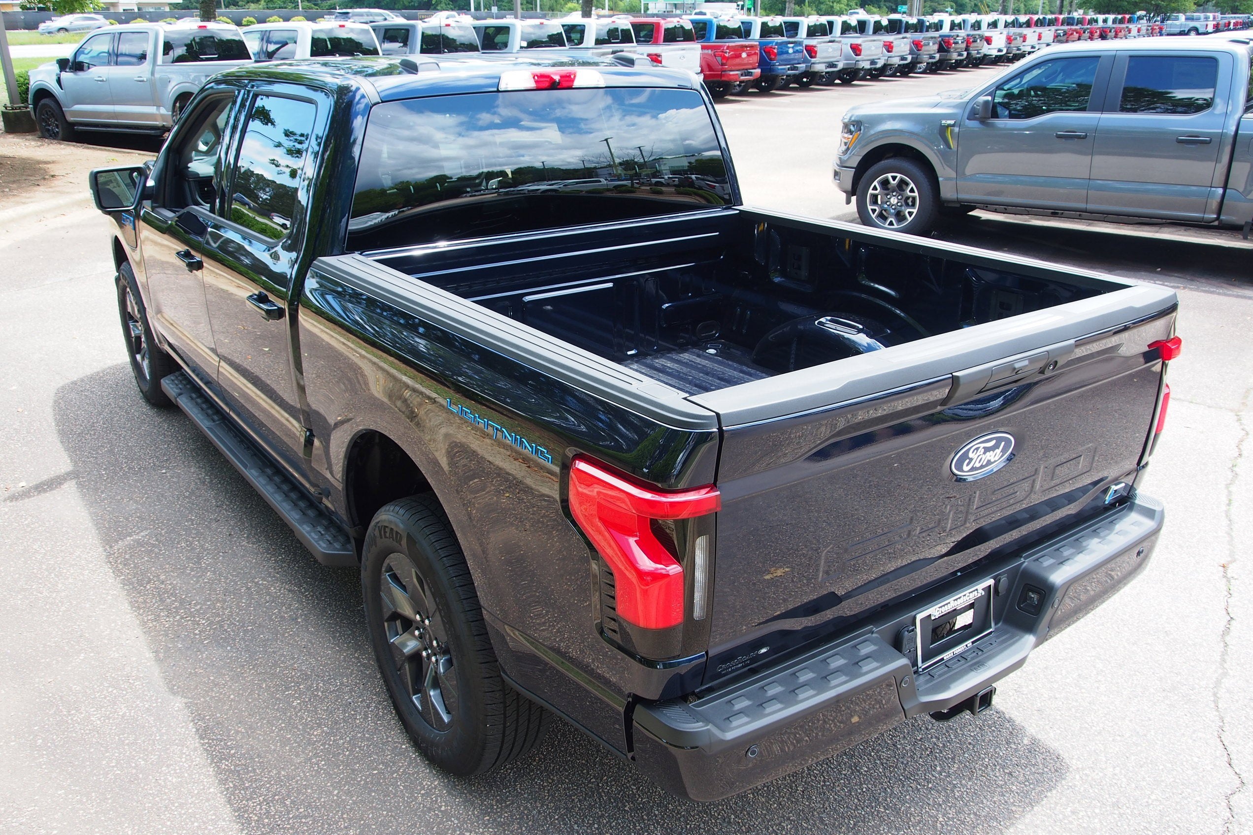 2025 Ford F-150 Lightning Flash