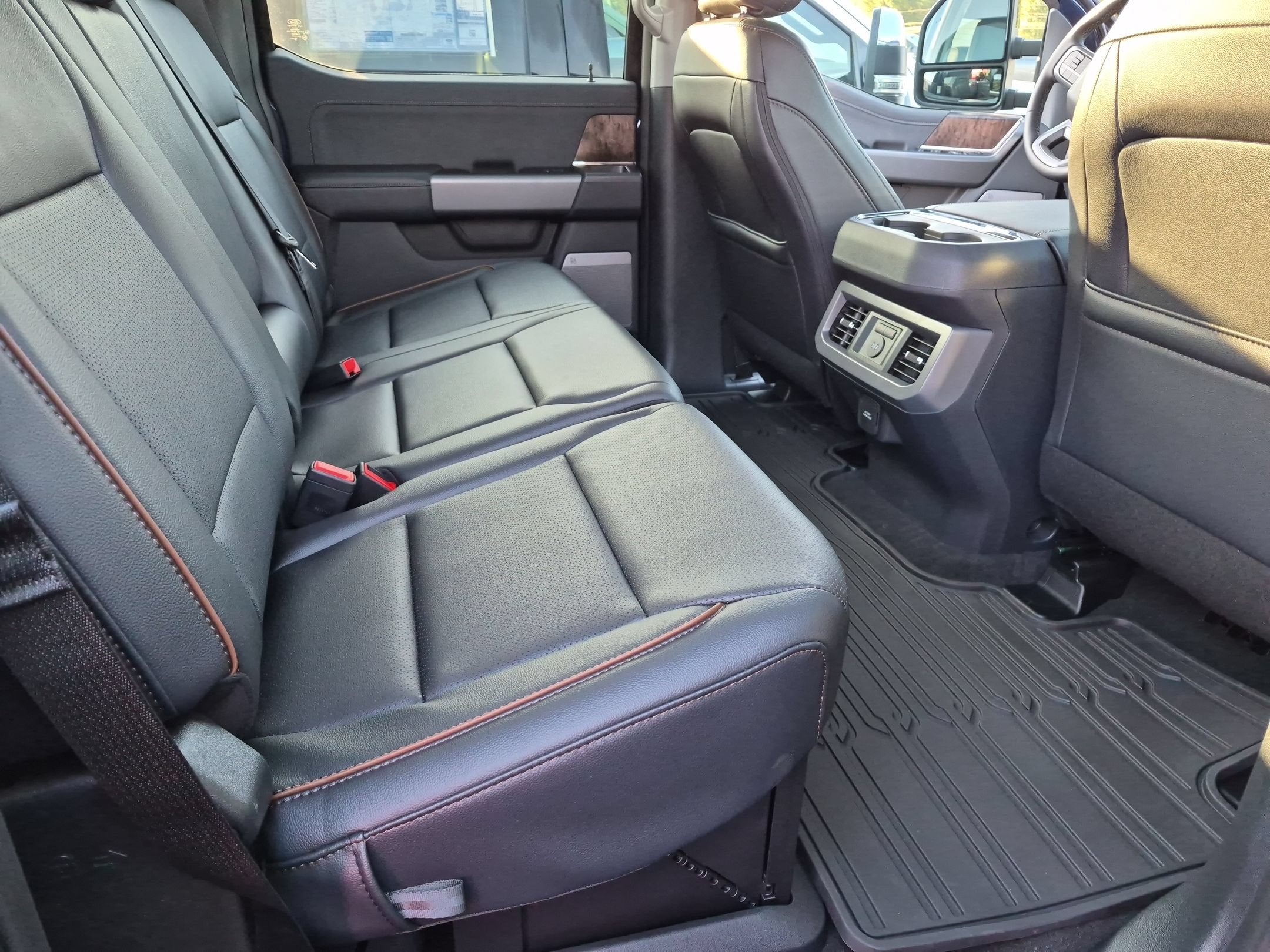 2027 Ford Super Duty F-250 SRW LARIAT