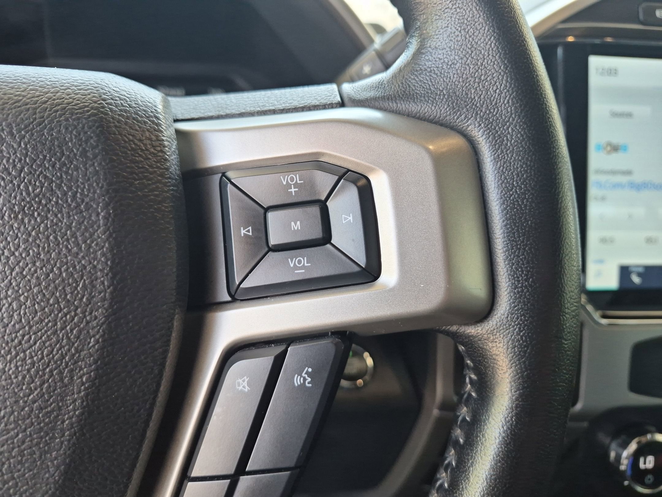 2022 Ford Super Duty F-350 DRW LARIAT