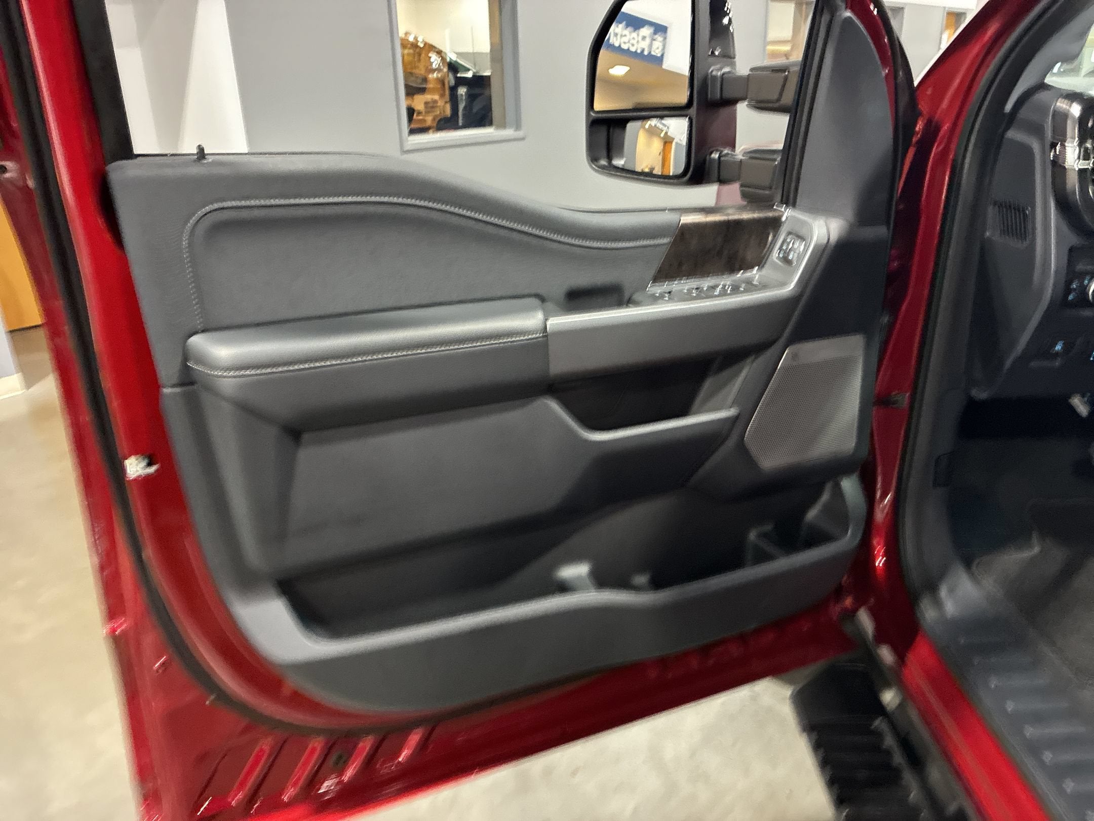 2026 Ford Super Duty F-350 DRW LARIAT