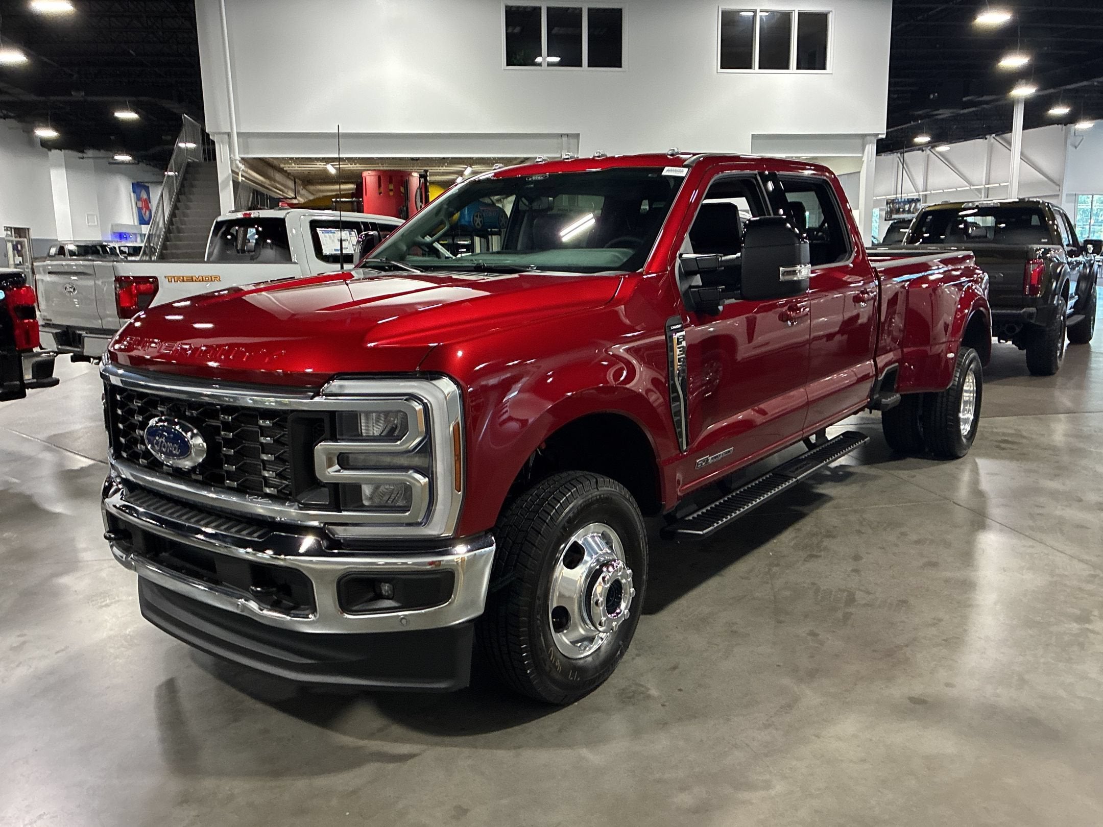 2026 Ford Super Duty F-350 DRW LARIAT