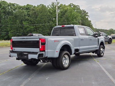 2026 Ford Super Duty F-350 DRW Platinum