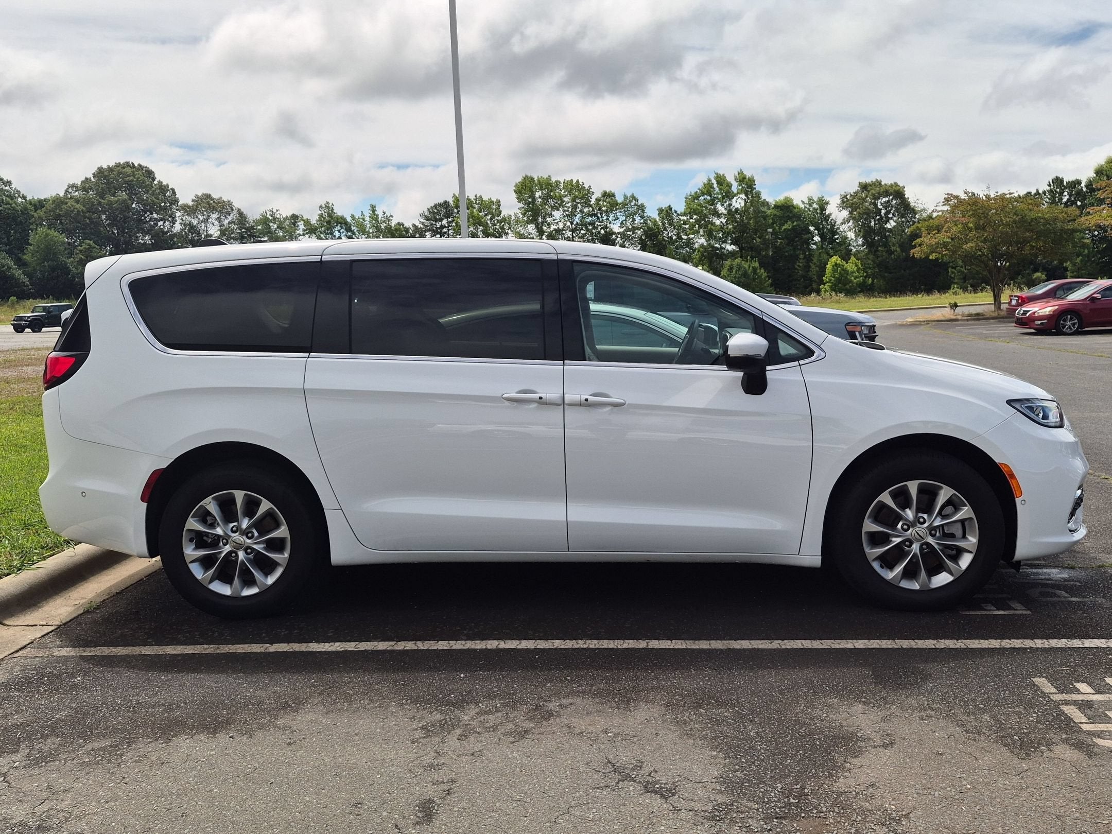 2023 Chrysler Pacifica Touring L