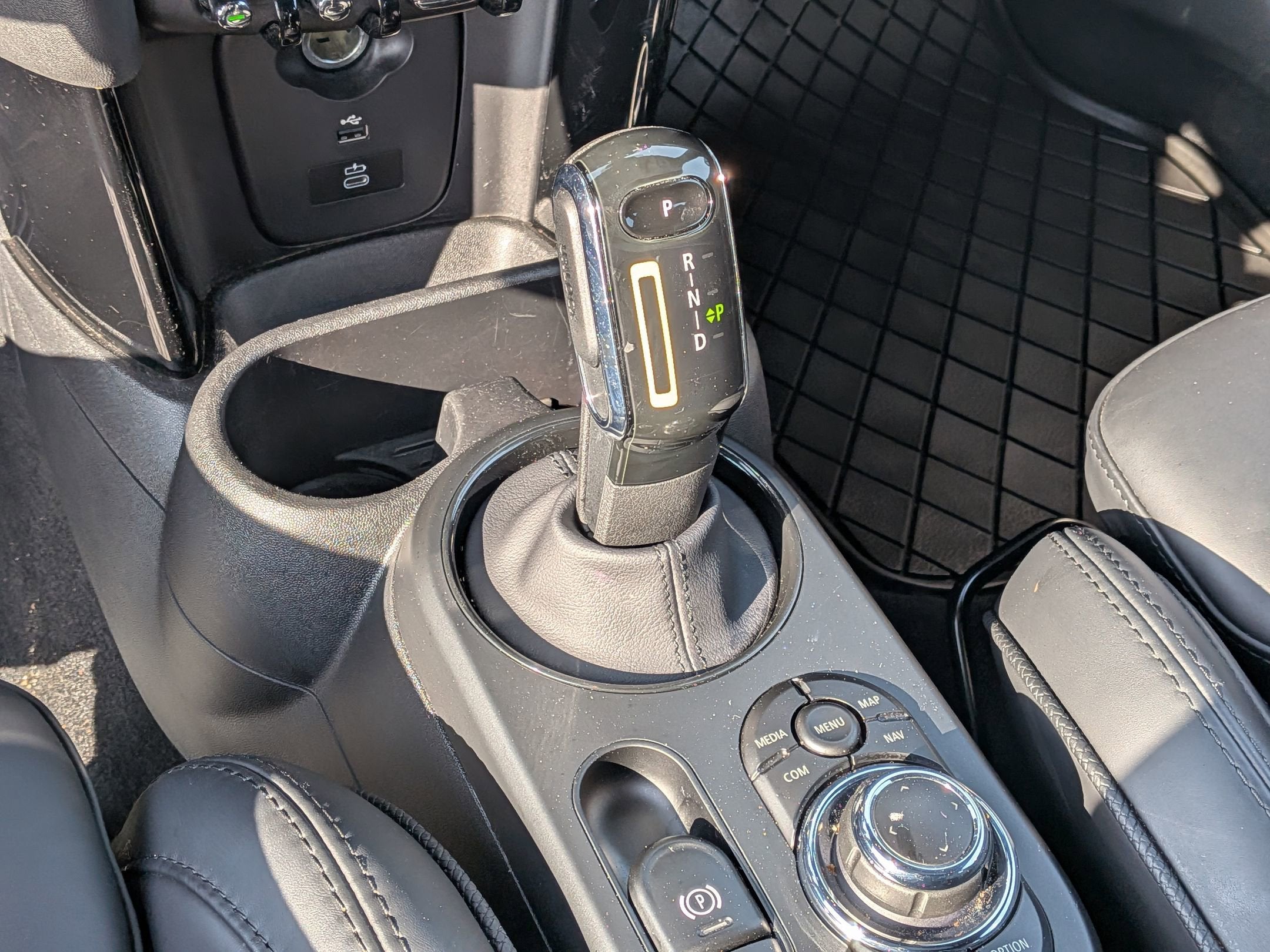 2023 MINI Hardtop 2 Door Cooper SE Signature