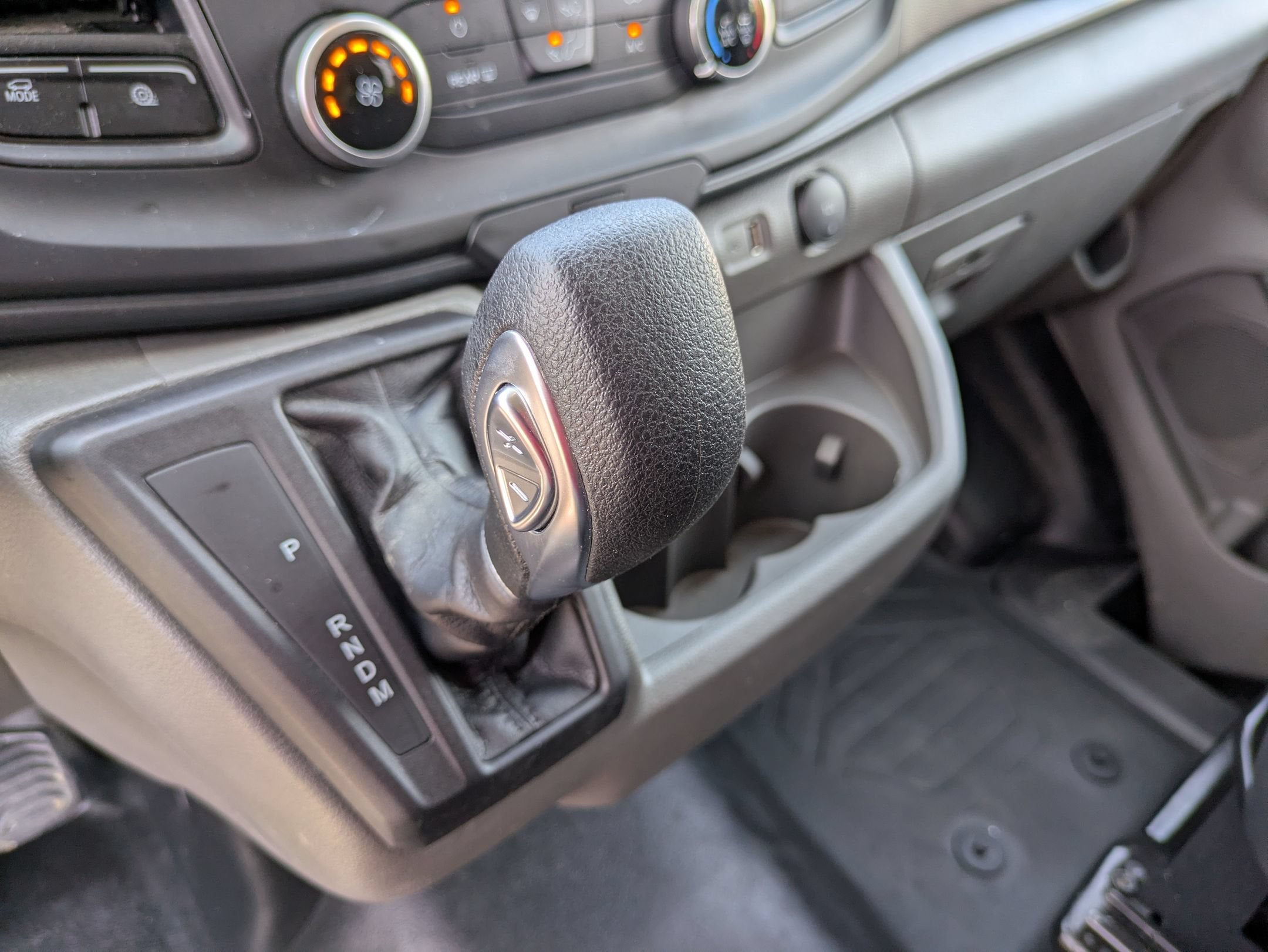 2025 Ford Transit Passenger Wagon XL