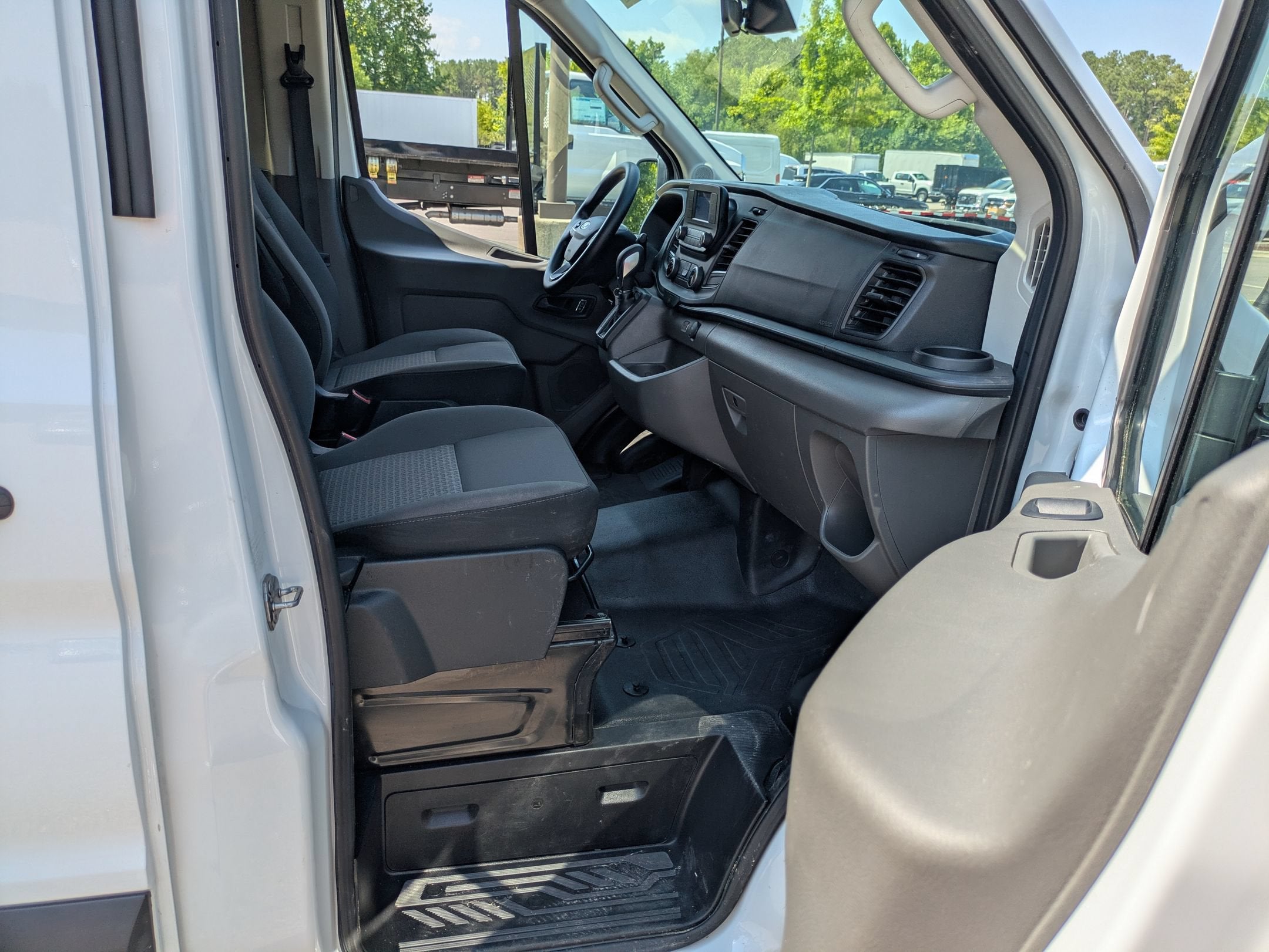 2025 Ford Transit Passenger Wagon XL