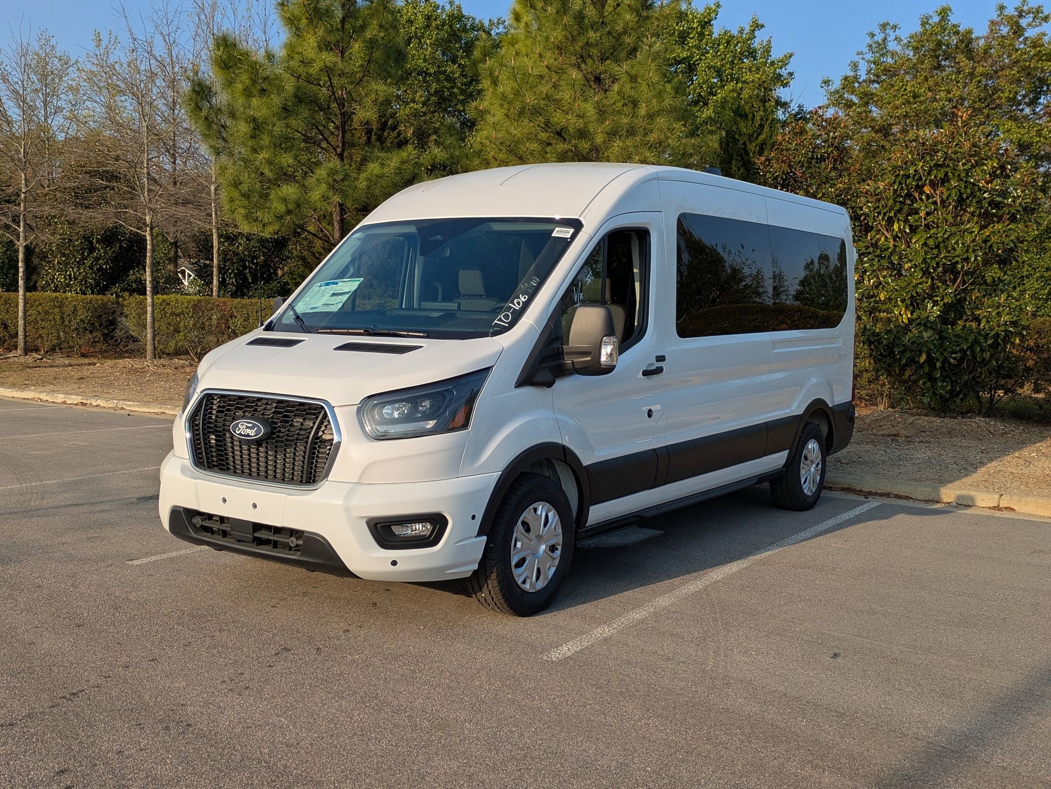 2026 Ford Transit Passenger Wagon XLT