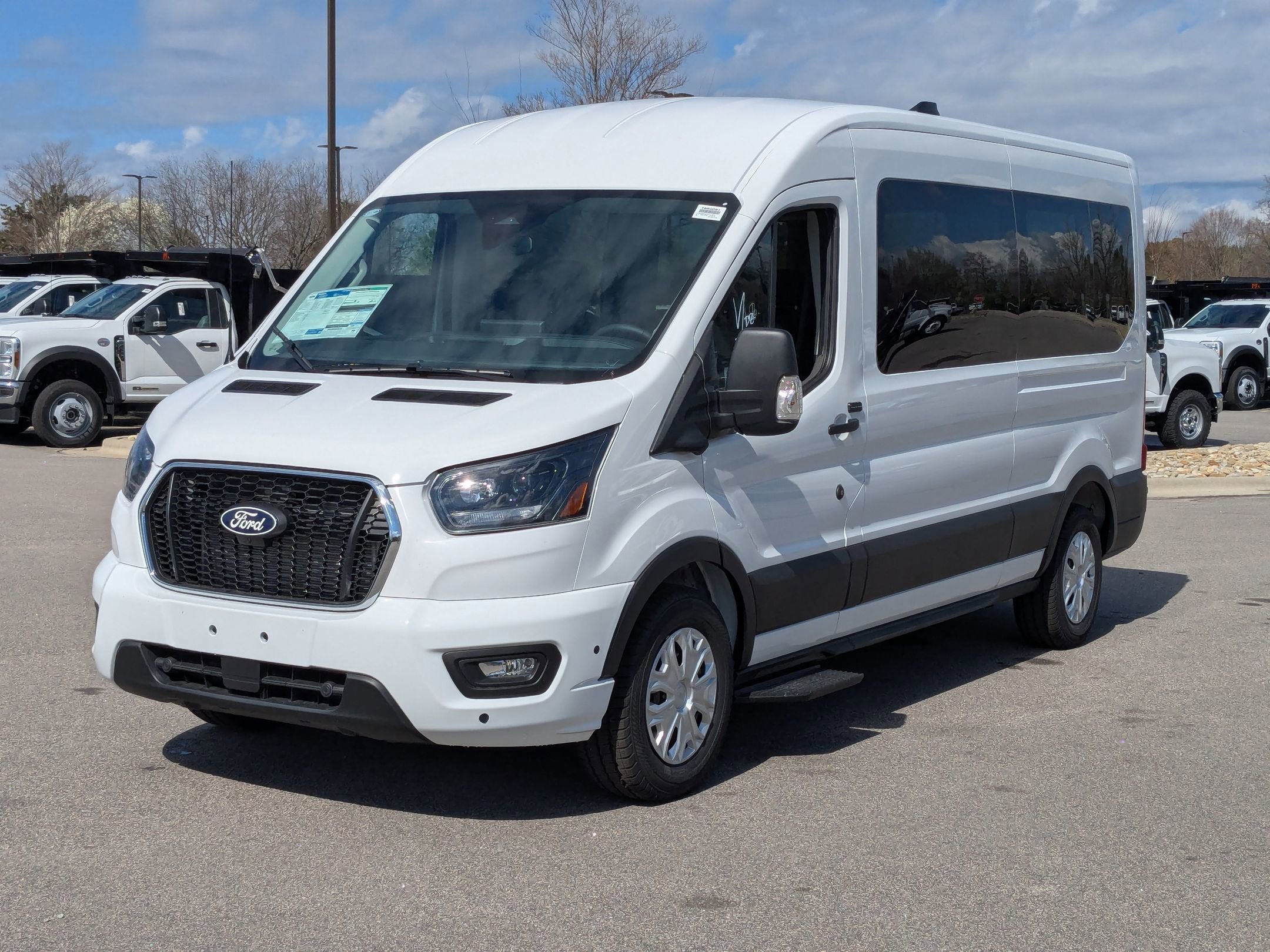 2026 Ford Transit Passenger Wagon XLT
