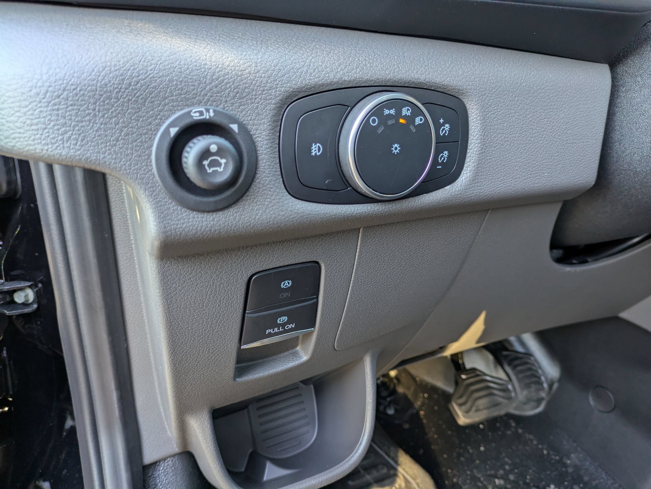 2027 Ford Transit Passenger Wagon XLT