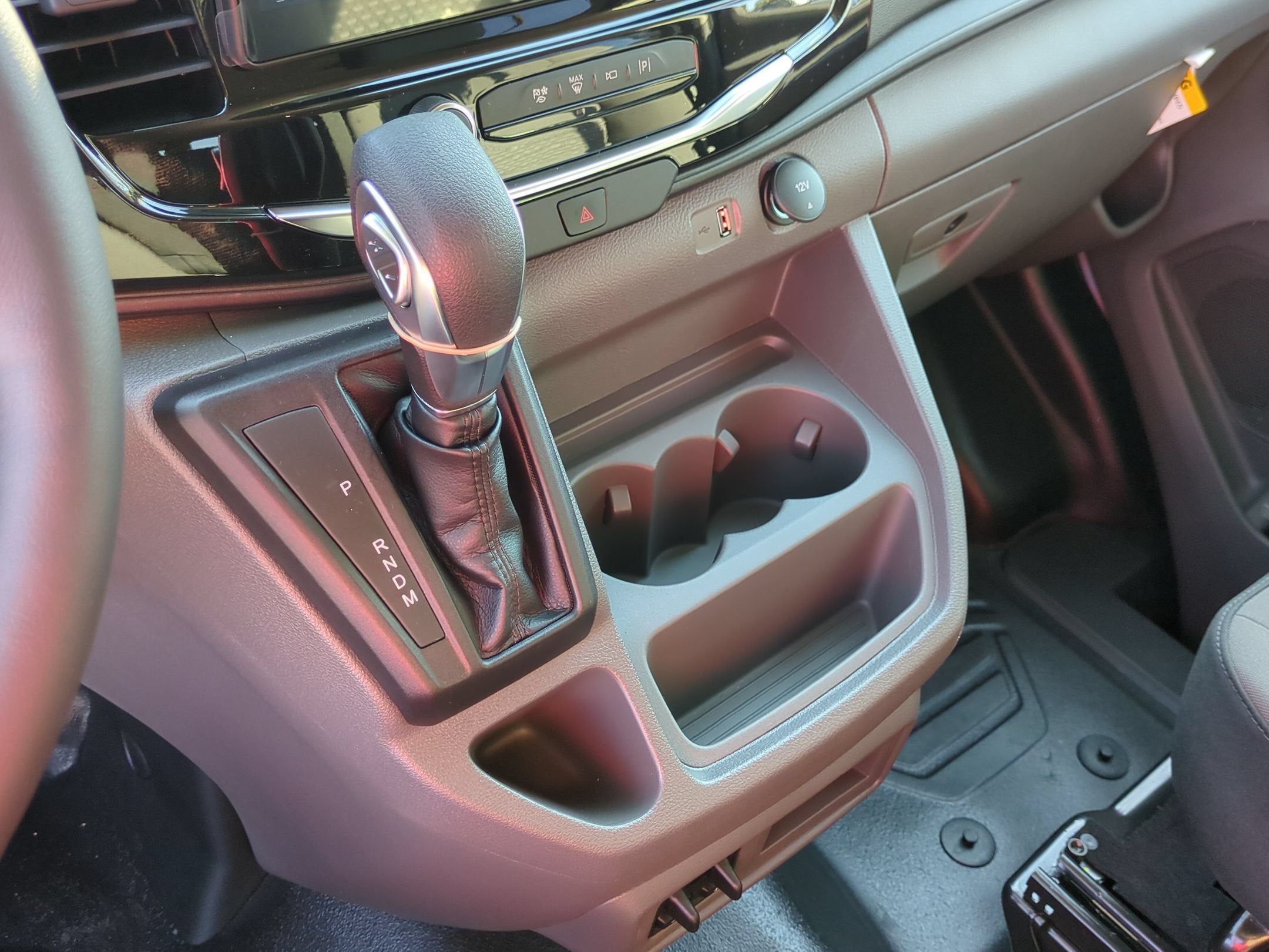 2027 Ford Transit Passenger Wagon XLT
