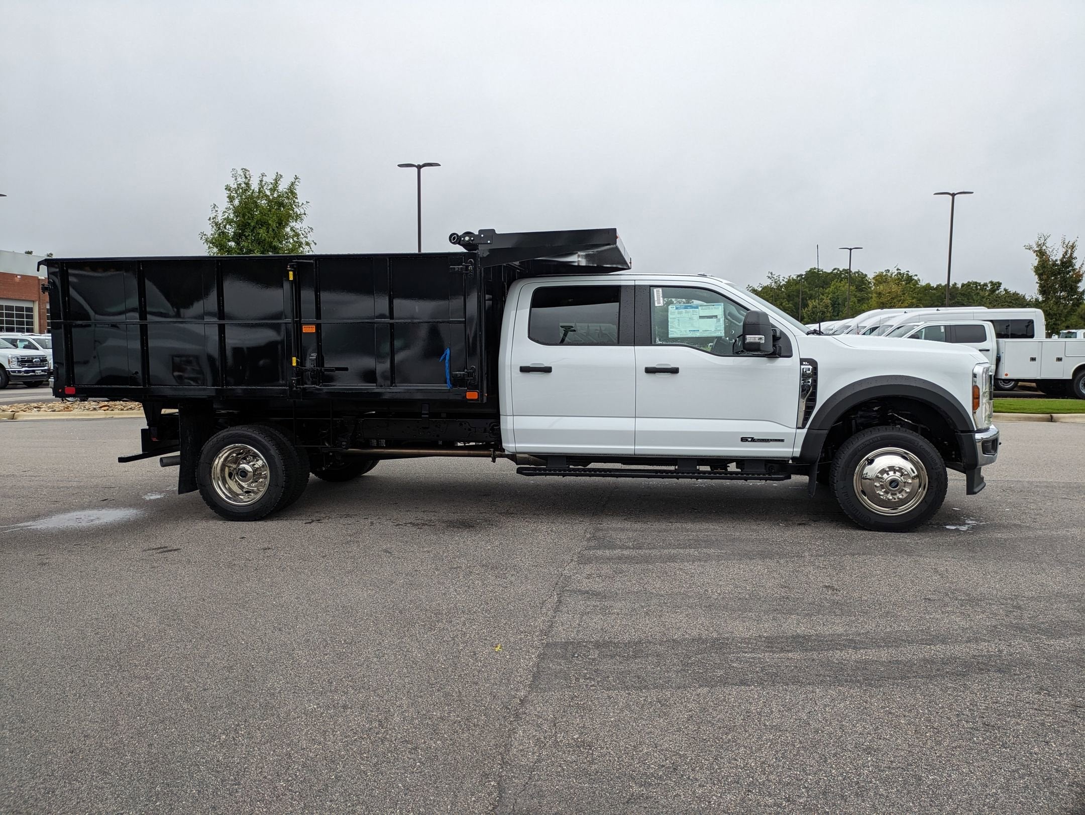 2025 Ford Super Duty F-550 DRW XL