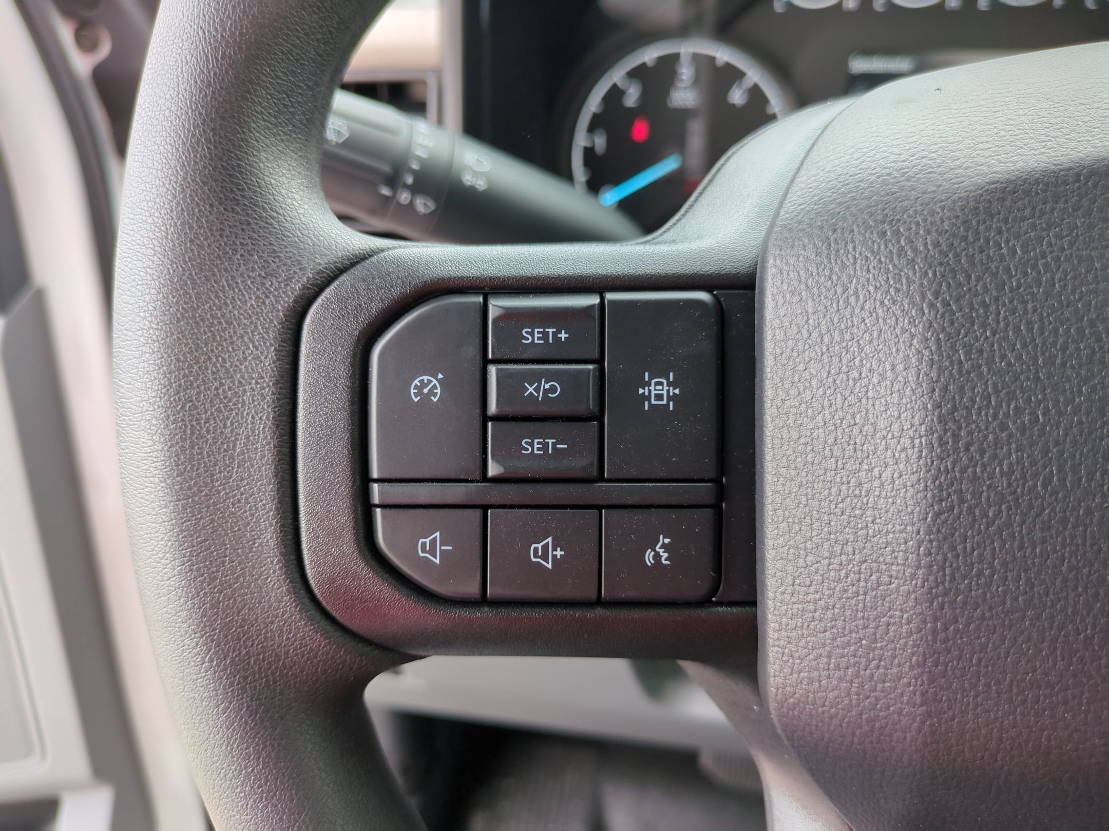 2027 Ford Super Duty F-350 DRW XL