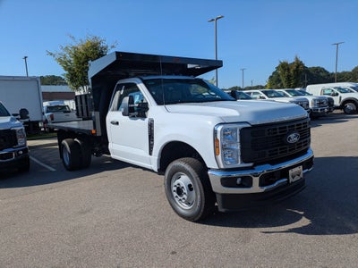 2027 Ford Super Duty F-350 DRW XL