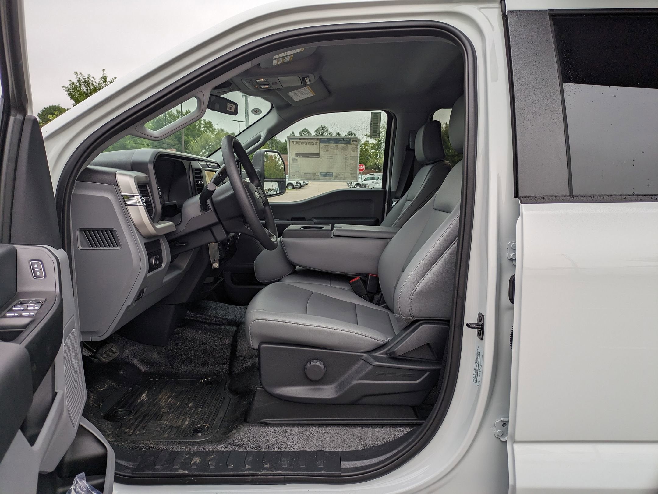 2025 Ford Super Duty F-550 DRW XL