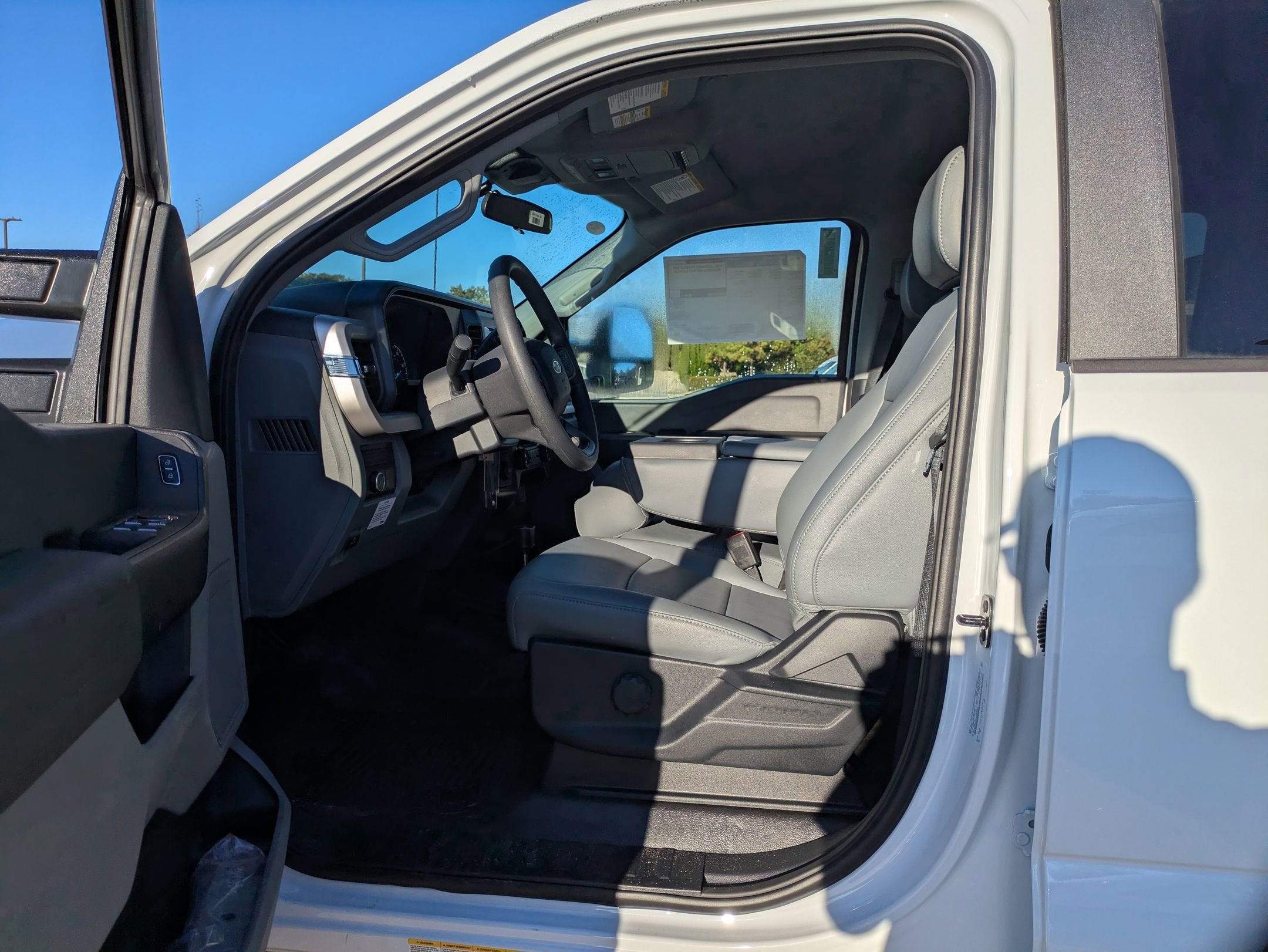 2025 Ford Super Duty F-550 DRW XL