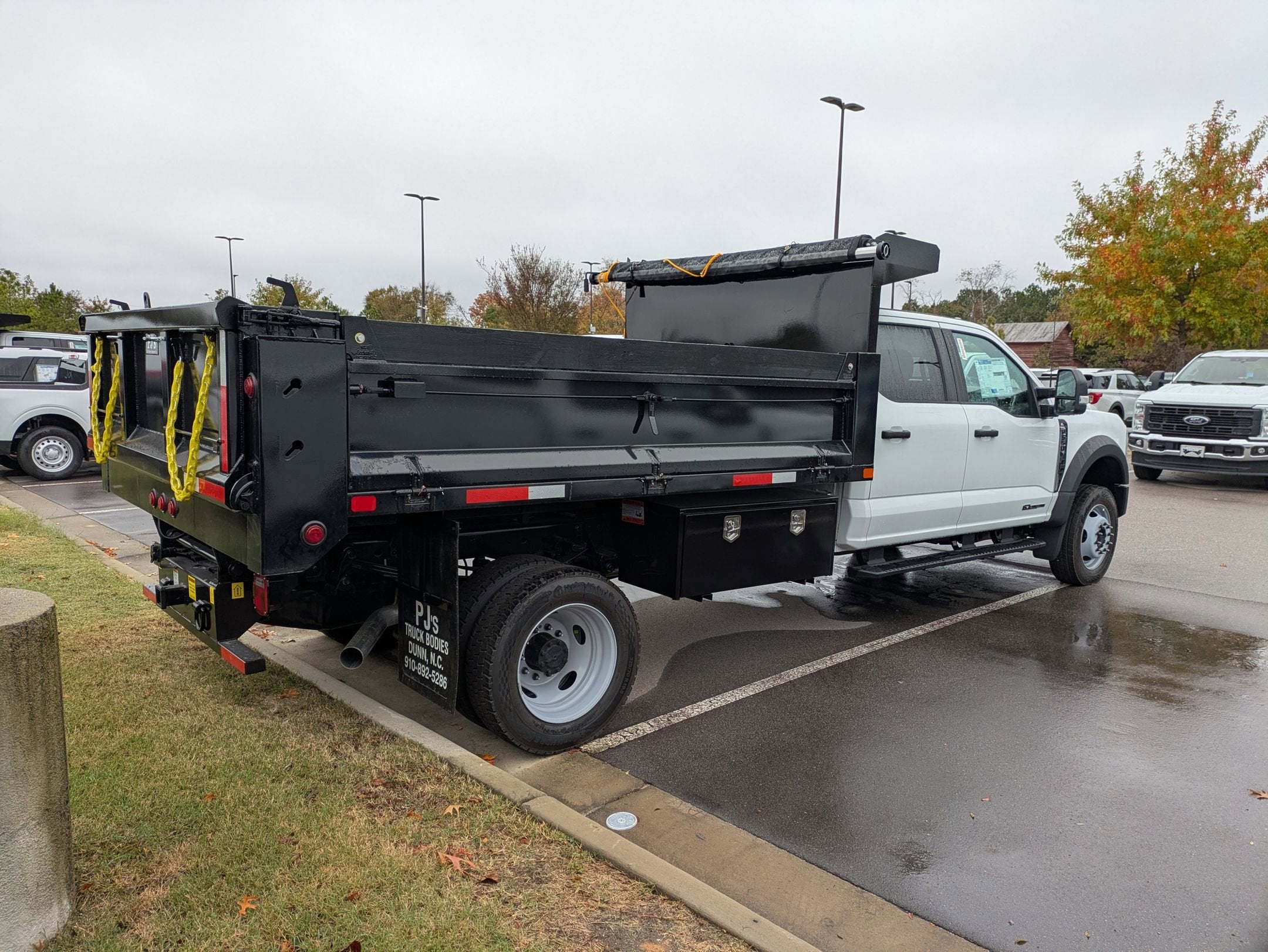 2025 Ford Super Duty F-550 DRW XL