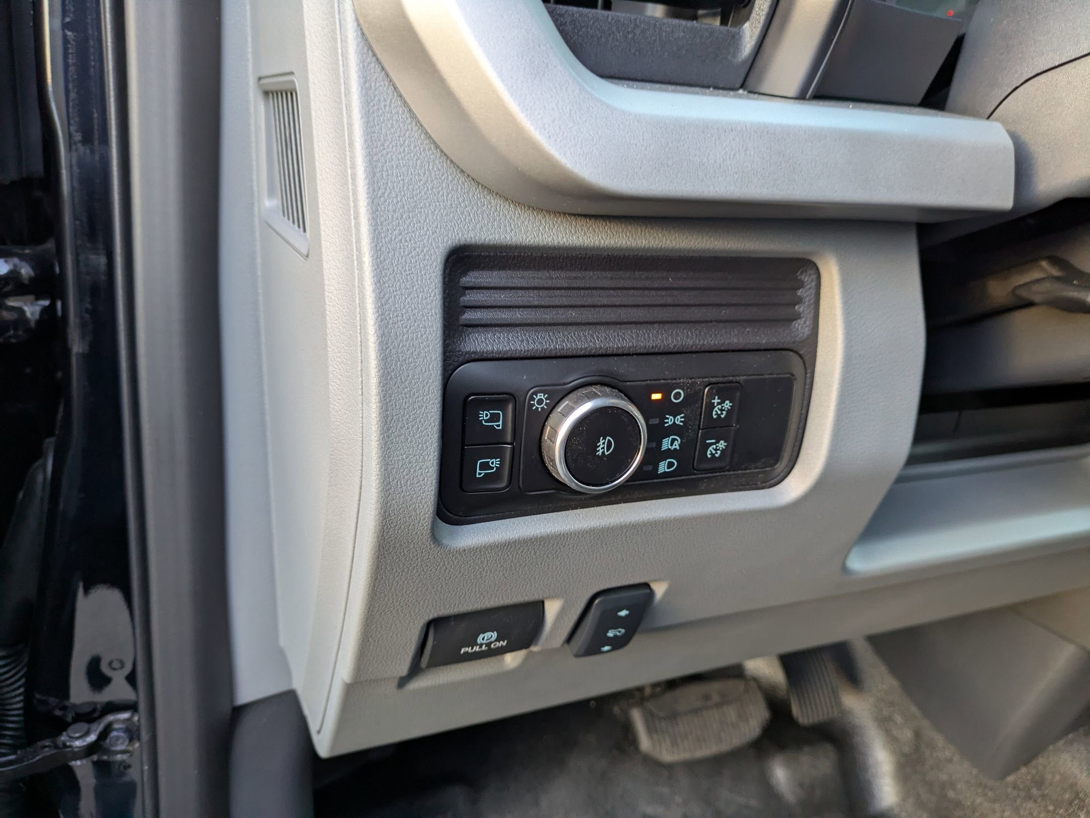 2025 Ford Super Duty F-550 DRW XL