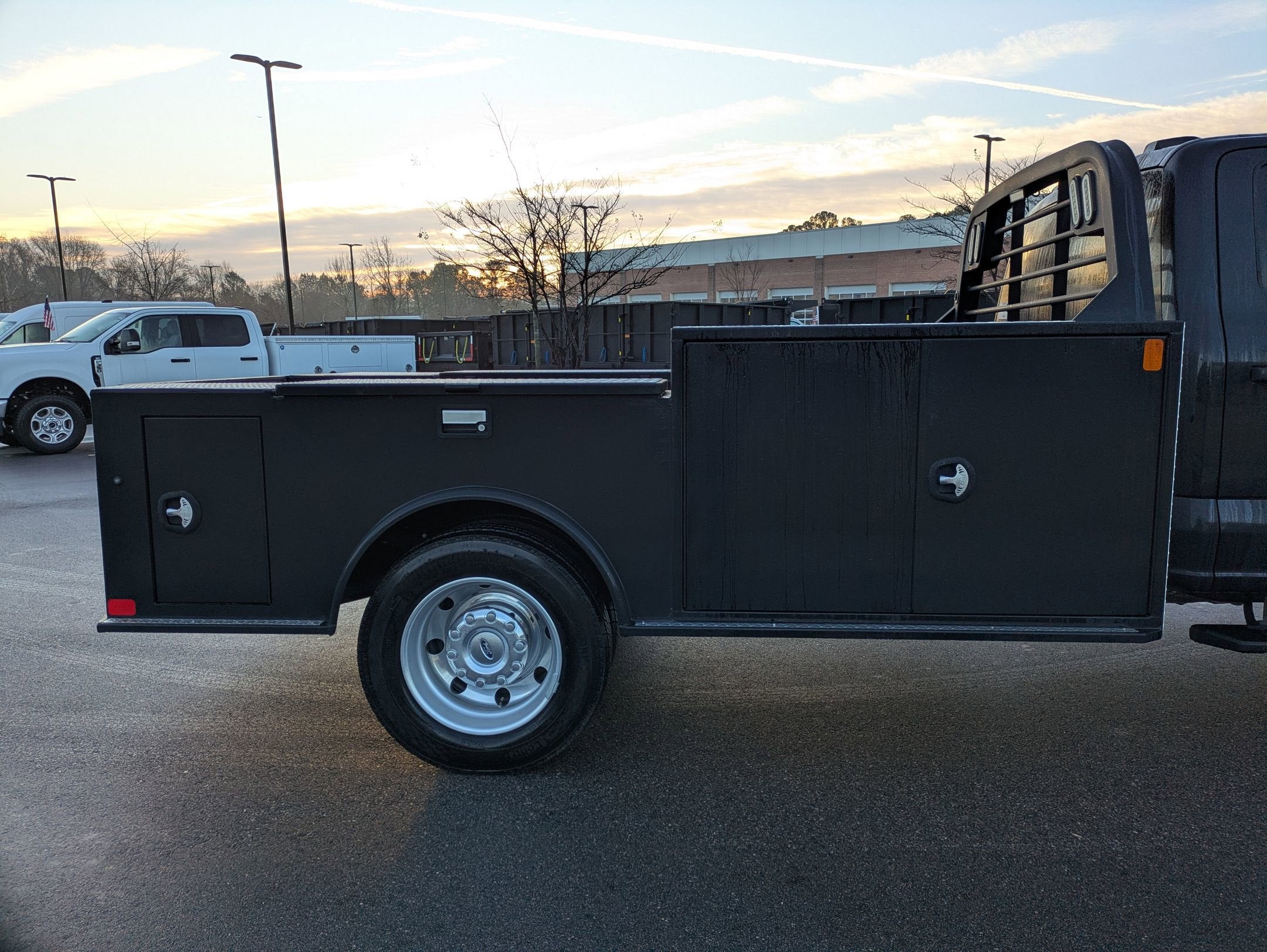 2025 Ford Super Duty F-550 DRW XL