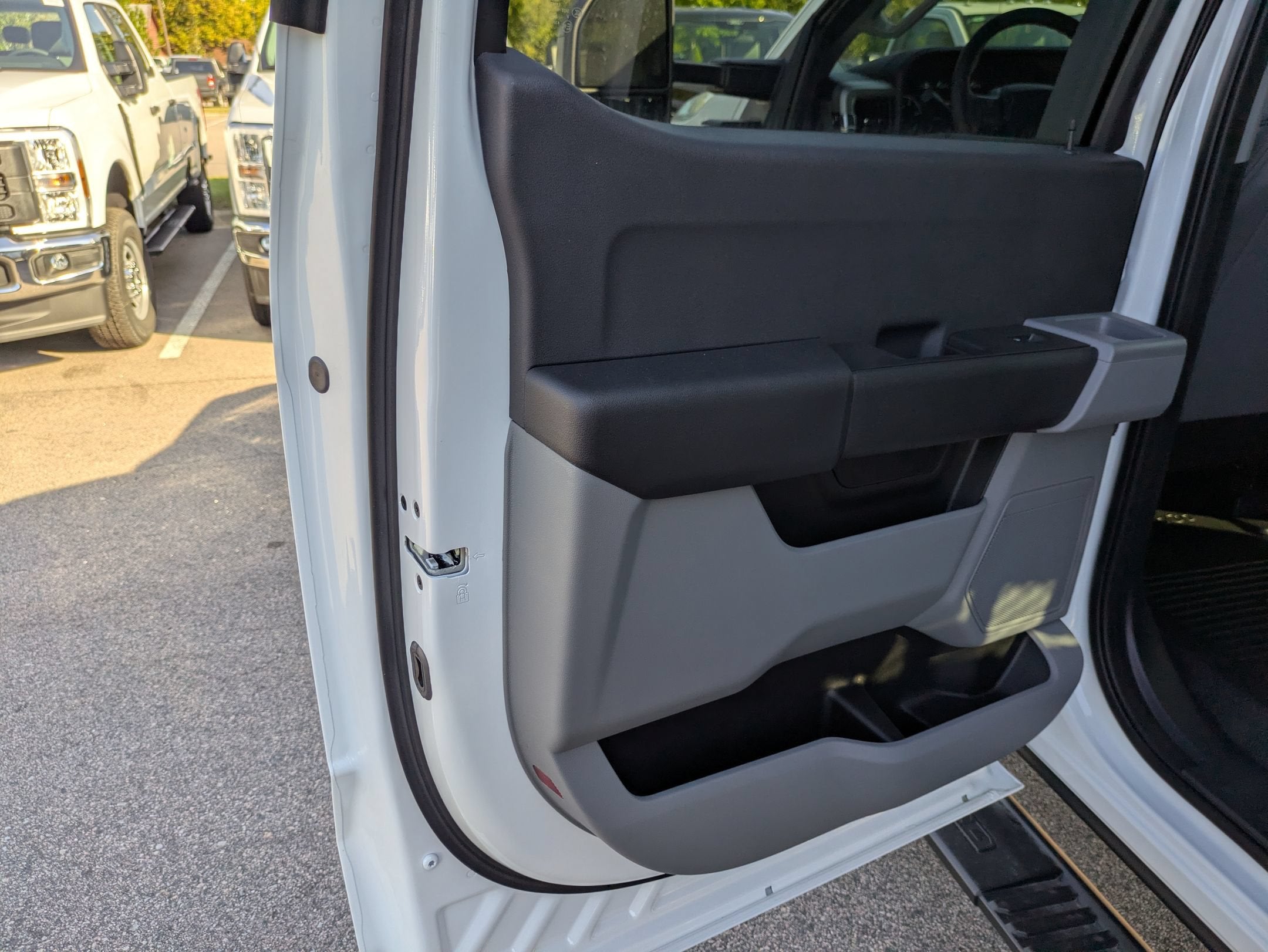 2027 Ford Super Duty F-550 DRW XL