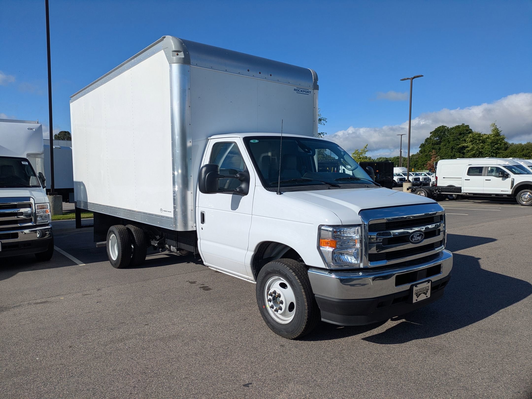 2027 Ford E-Series Cutaway Base
