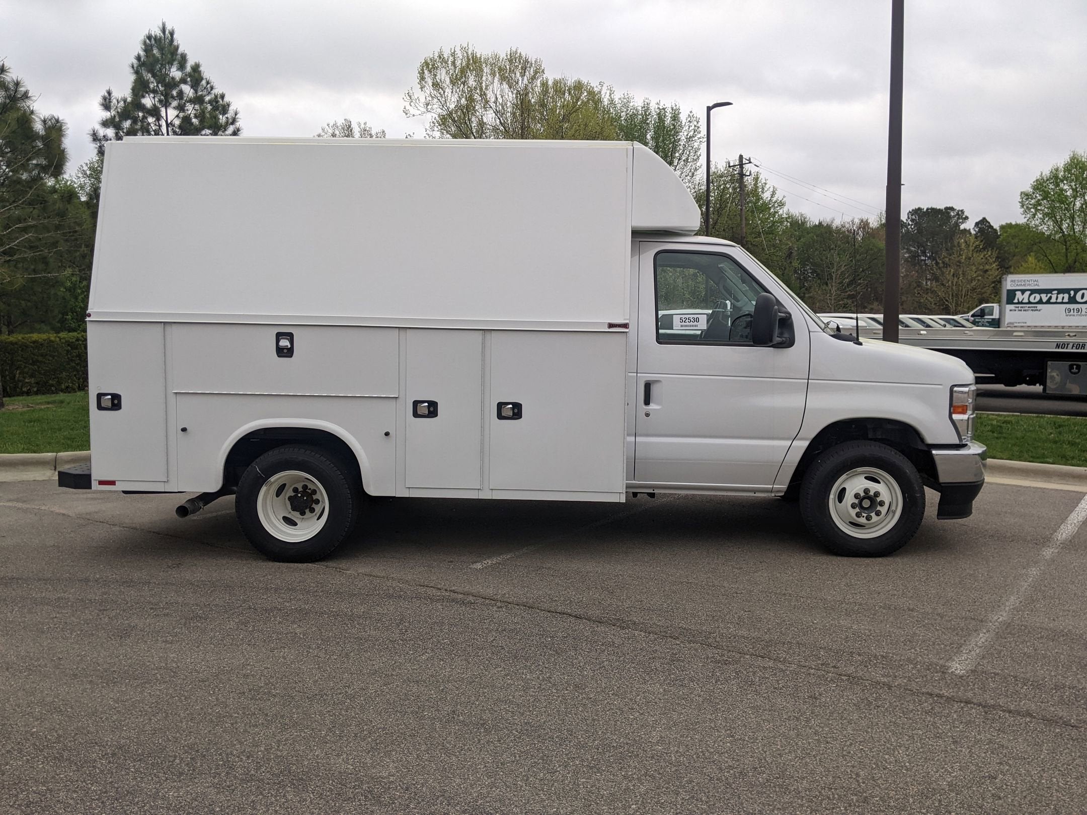 2025 Ford E-Series Cutaway E-350 SRW 138" WB