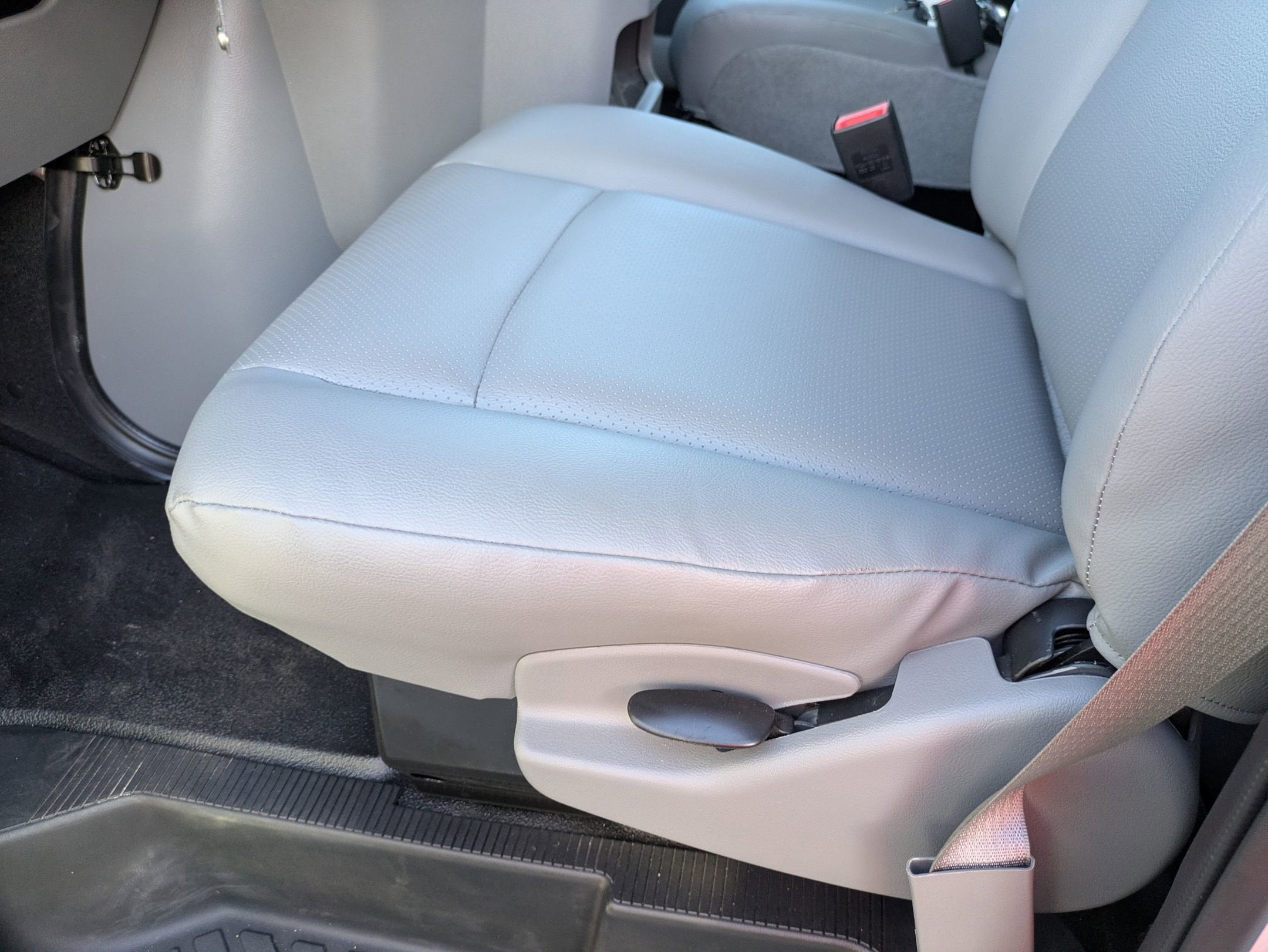 2027 Ford E-Series Cutaway Base