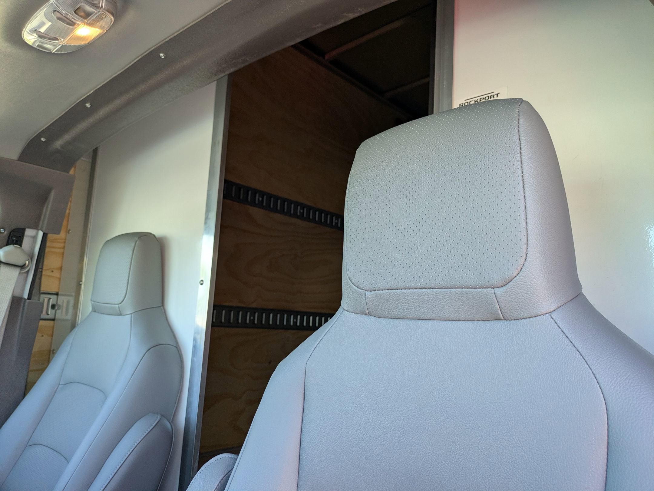 2027 Ford E-Series Cutaway Base