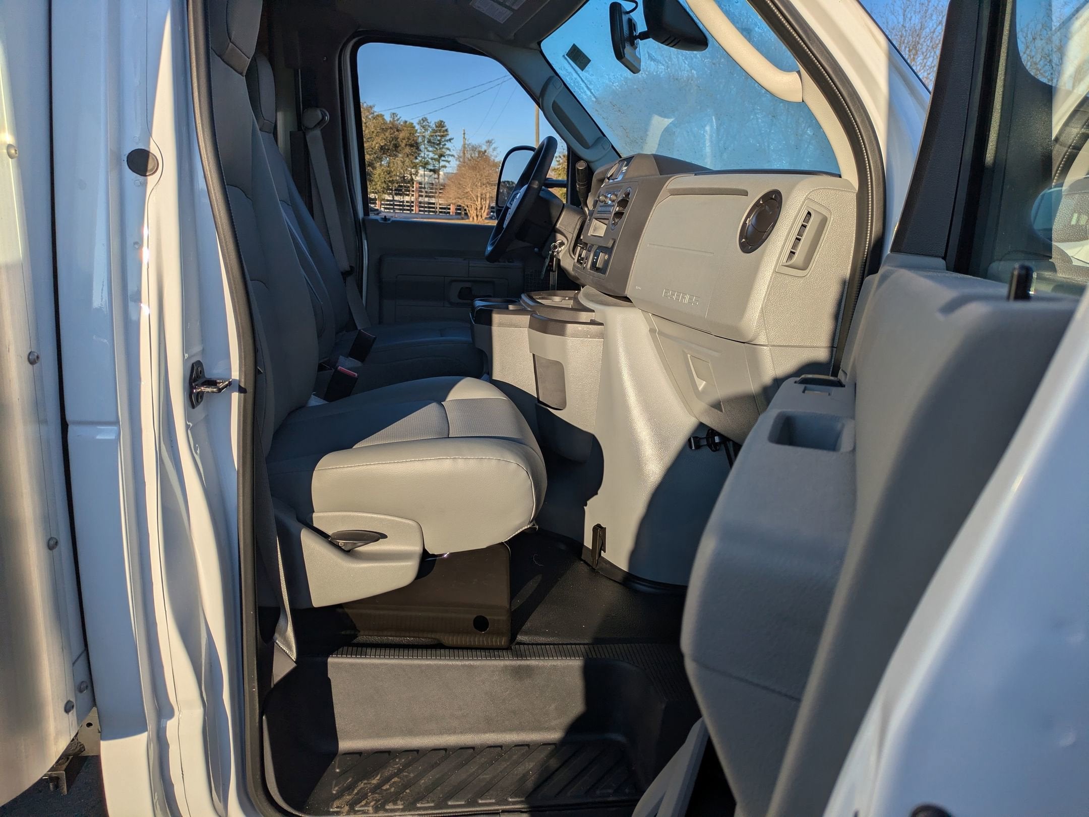 2026 Ford E-Series Cutaway Base